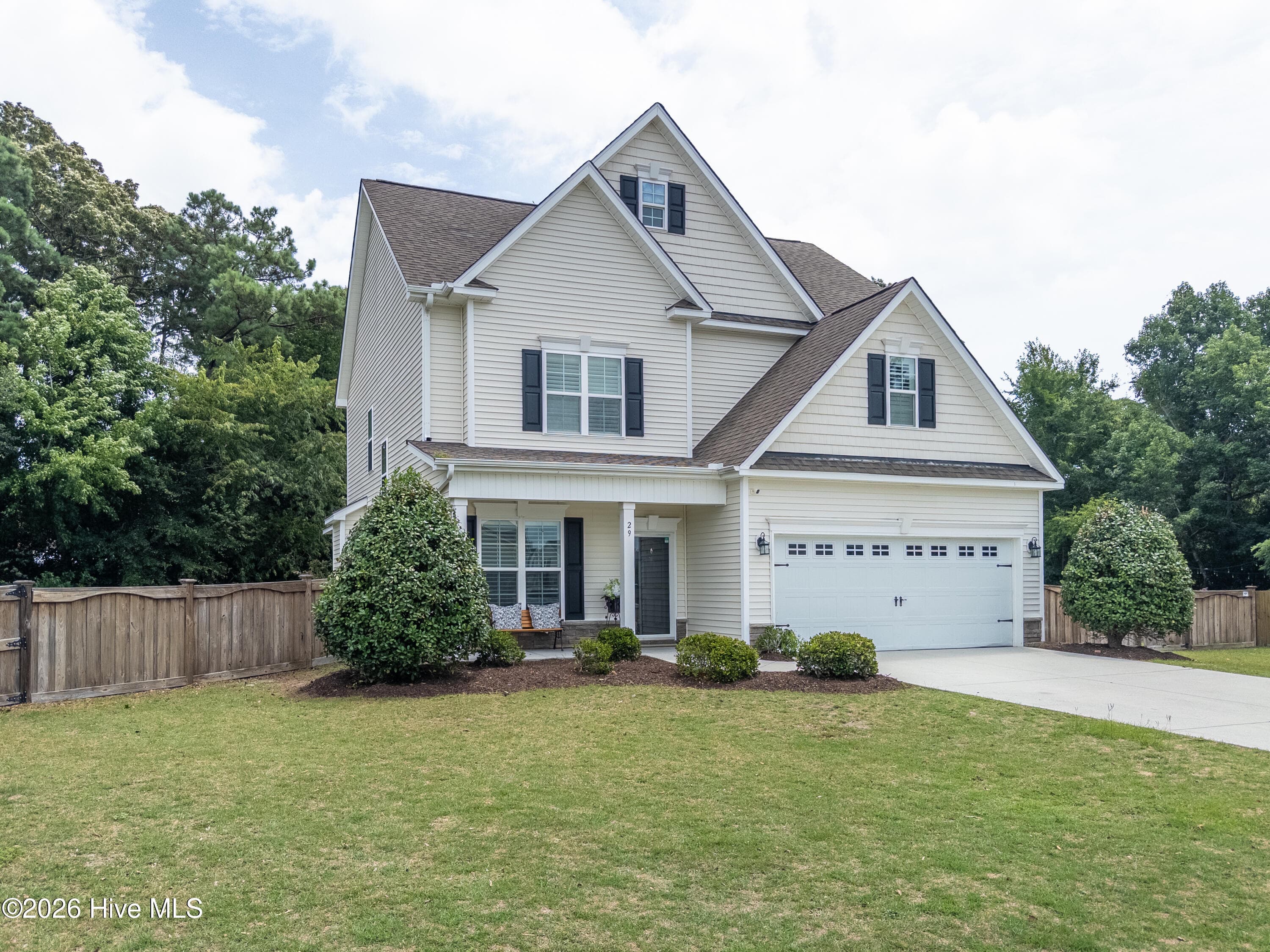 Front of 29 Farm Meadow Court, Hampstead, NC 28443