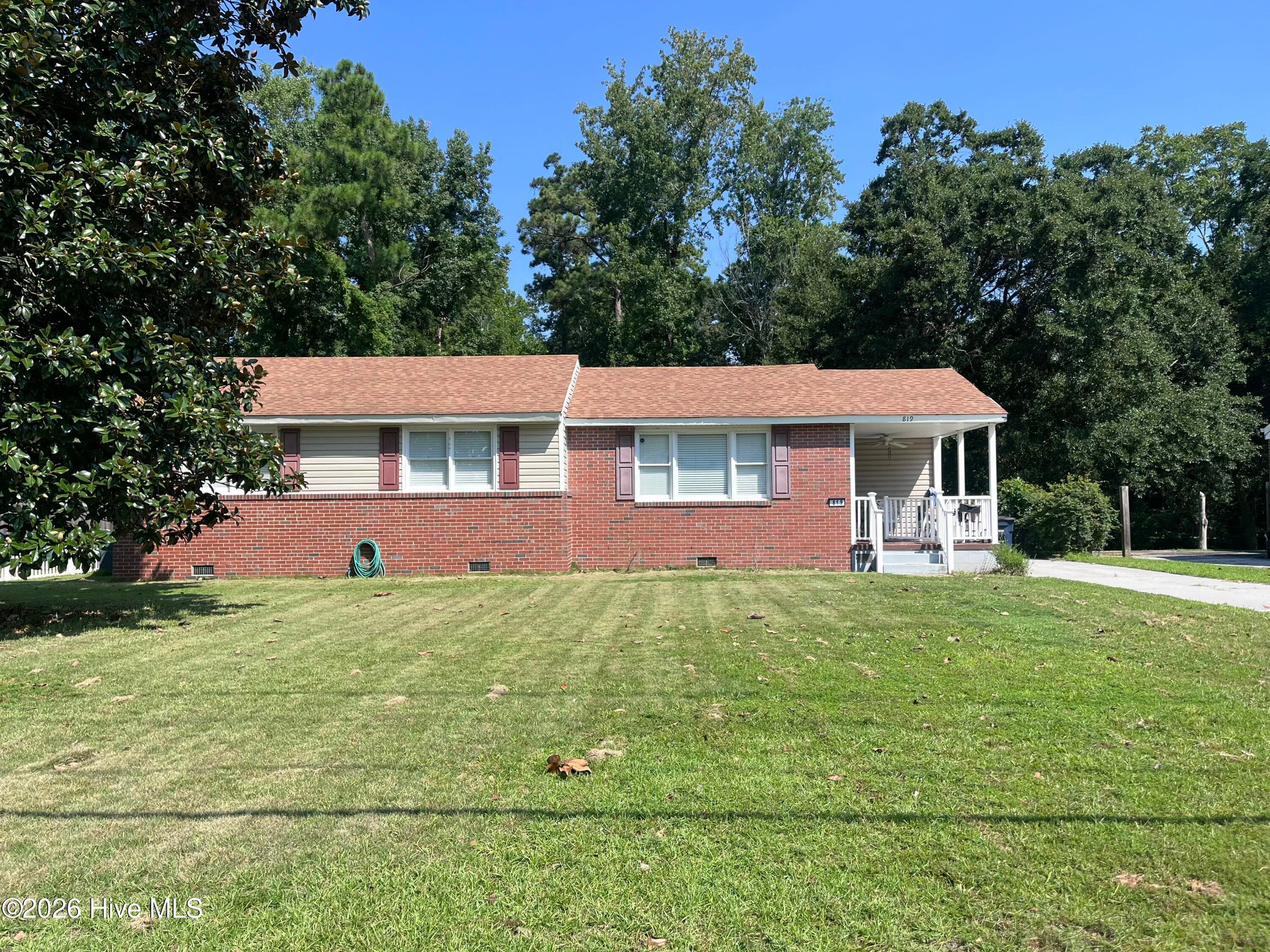 Front of 819 Barn Street, Jacksonville, NC 28540