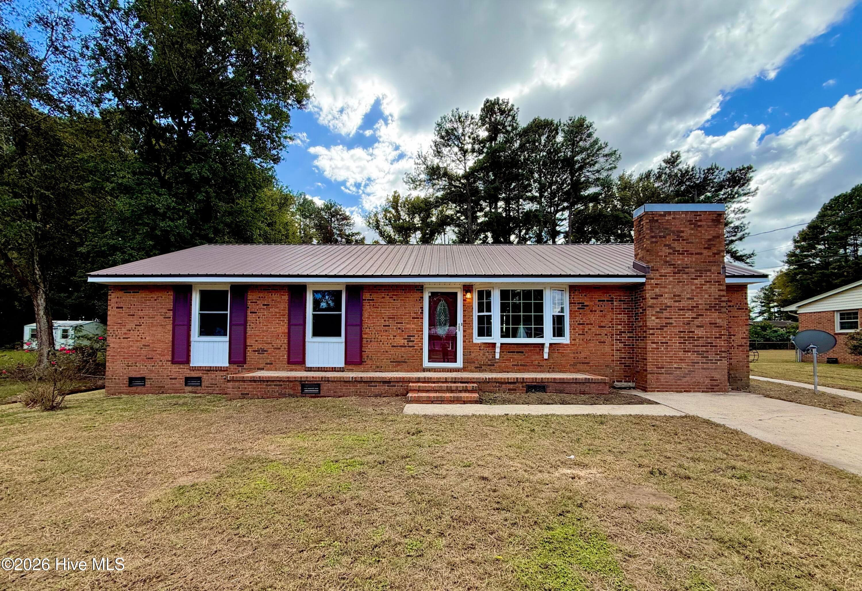 Exterior of 1405 Centennial Trail