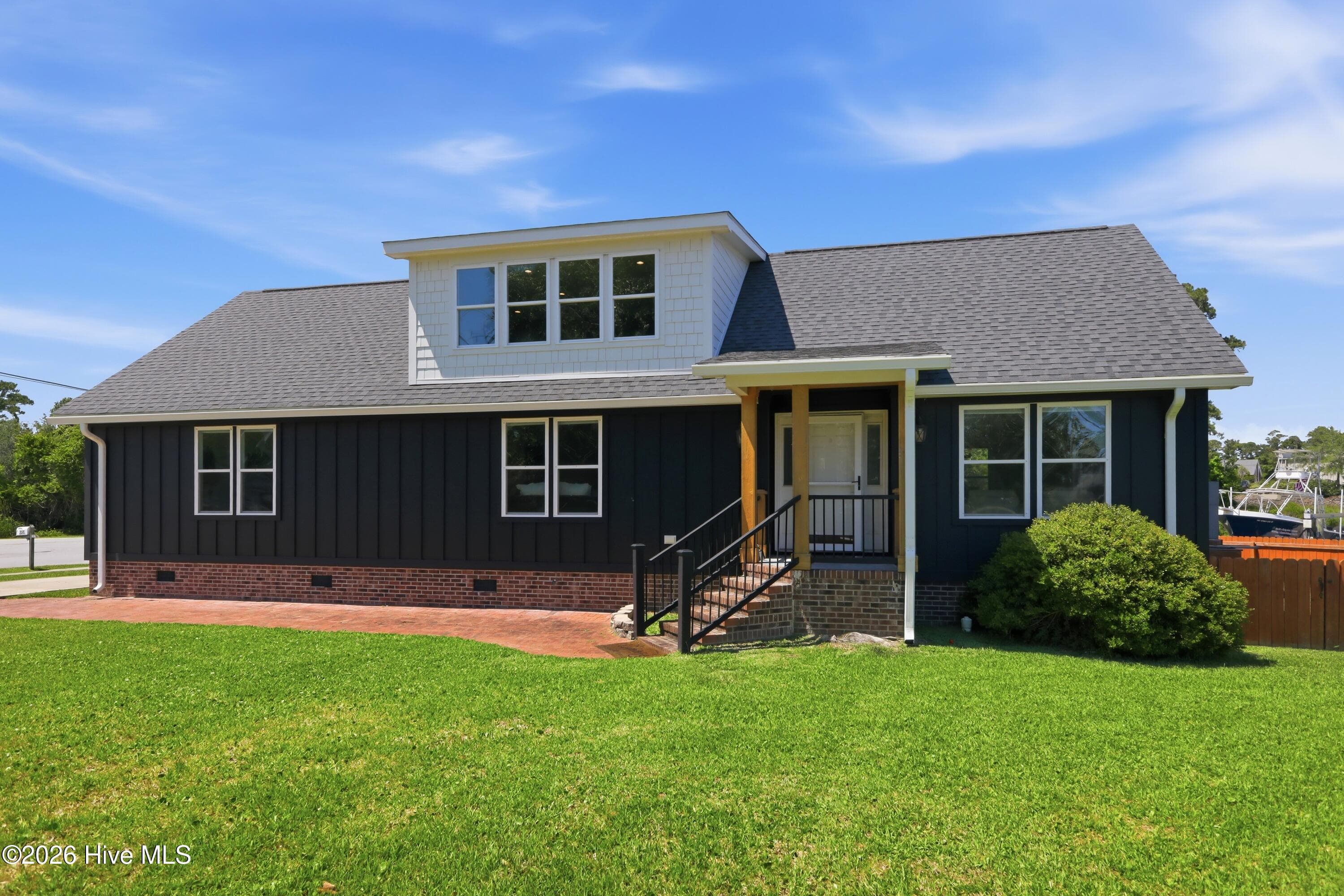Exterior of 201 Mansfield Parkway, Morehead City, NC 28557
