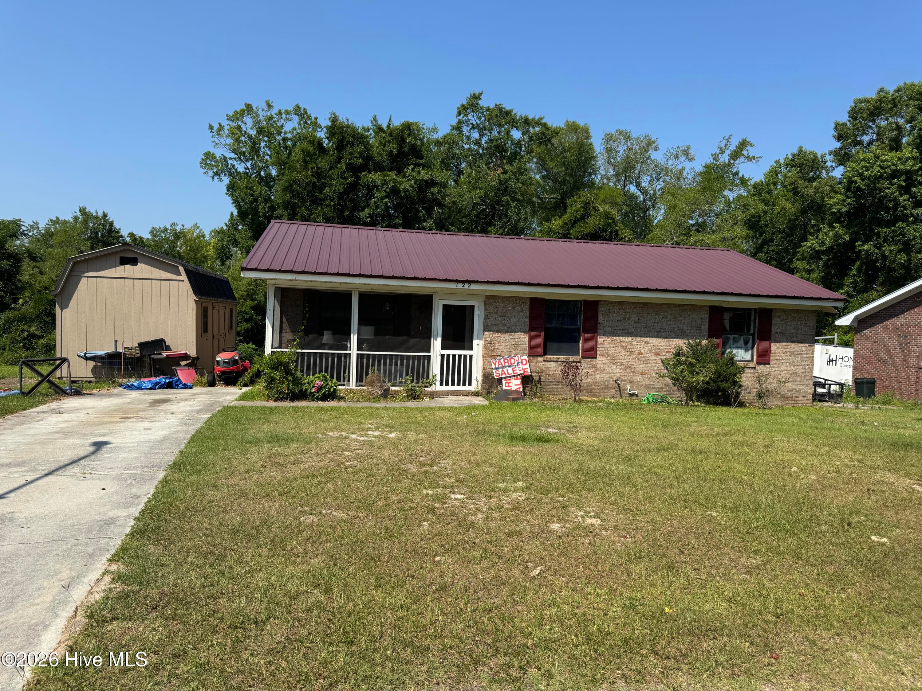 Front of 122 Hampton Drive, Castle Hayne, NC 28429