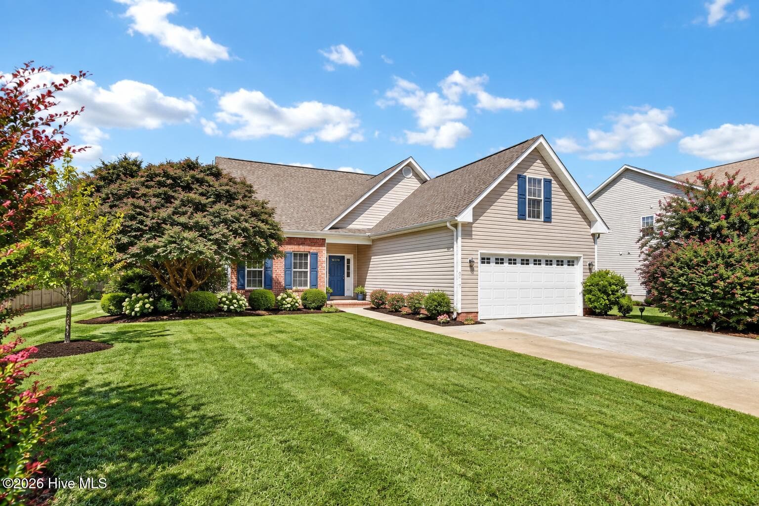 Front of 6319 Shire Lane, Wilmington, NC 28411