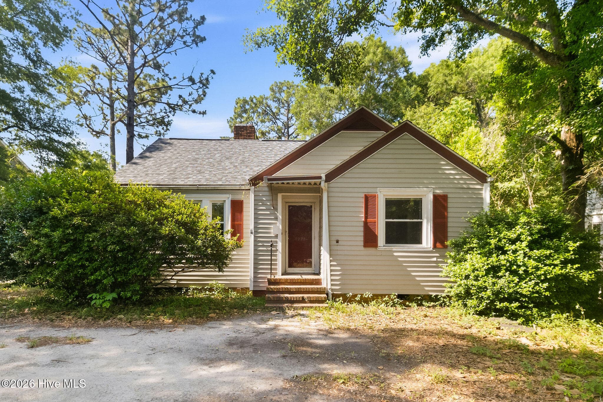 Front of 4924 Oleander Drive, Wilmington, NC 28403