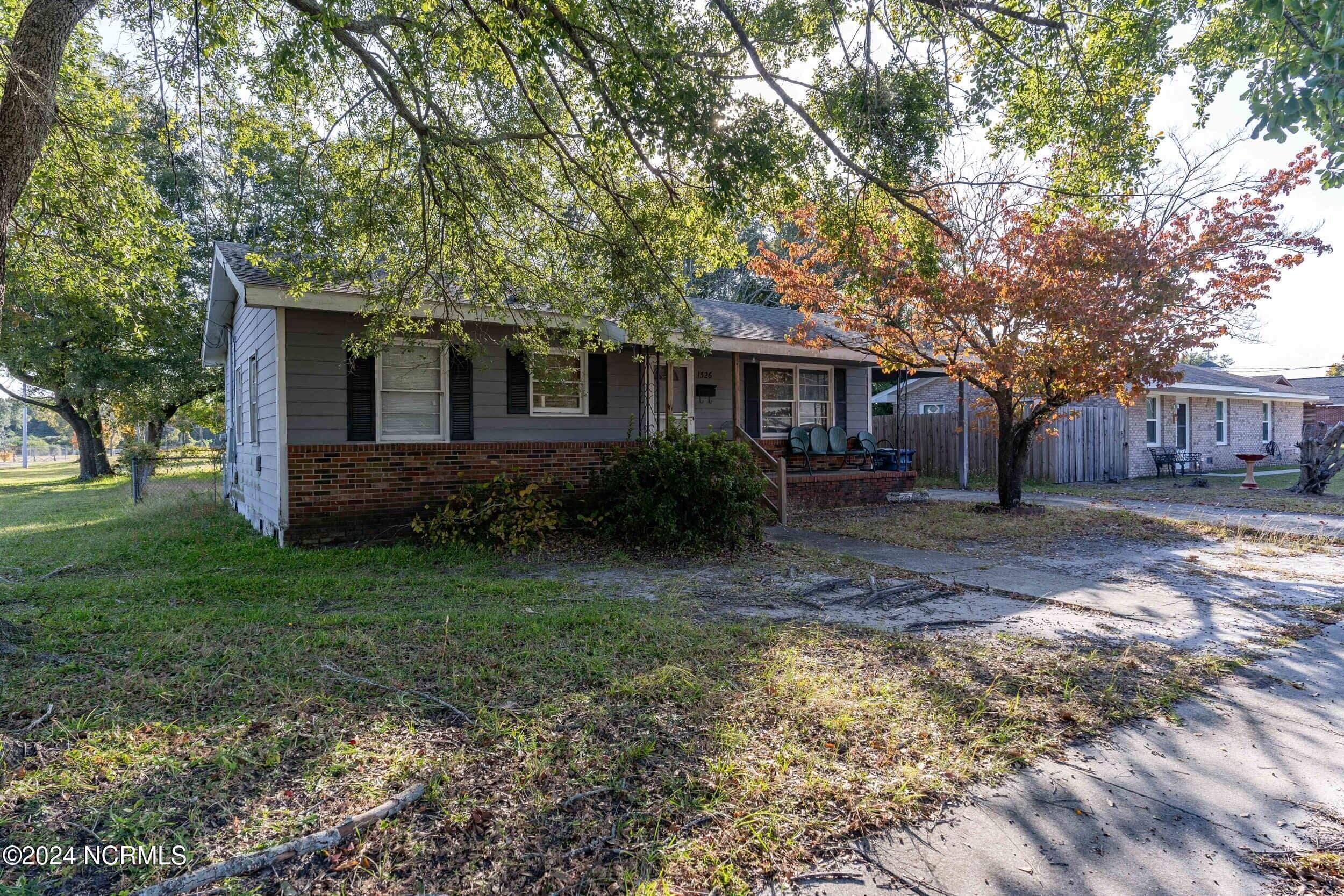 Front of 1326 N 7th Street, Wilmington, NC 28401