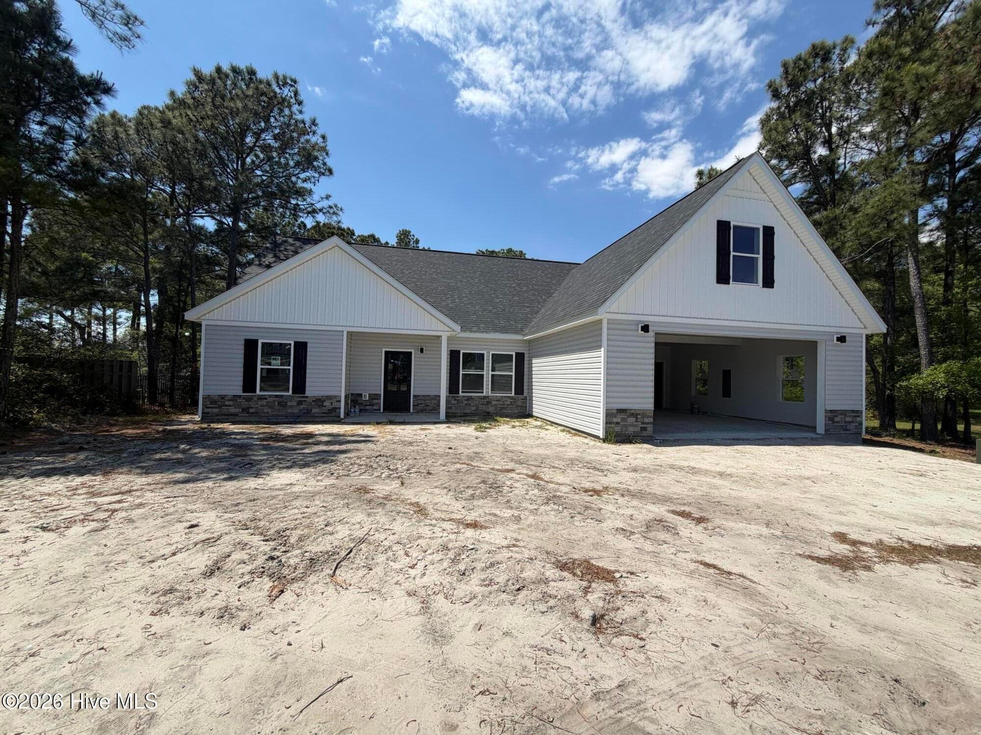 Exterior of 504 Saratoga Road, Sneads Ferry, NC 28460