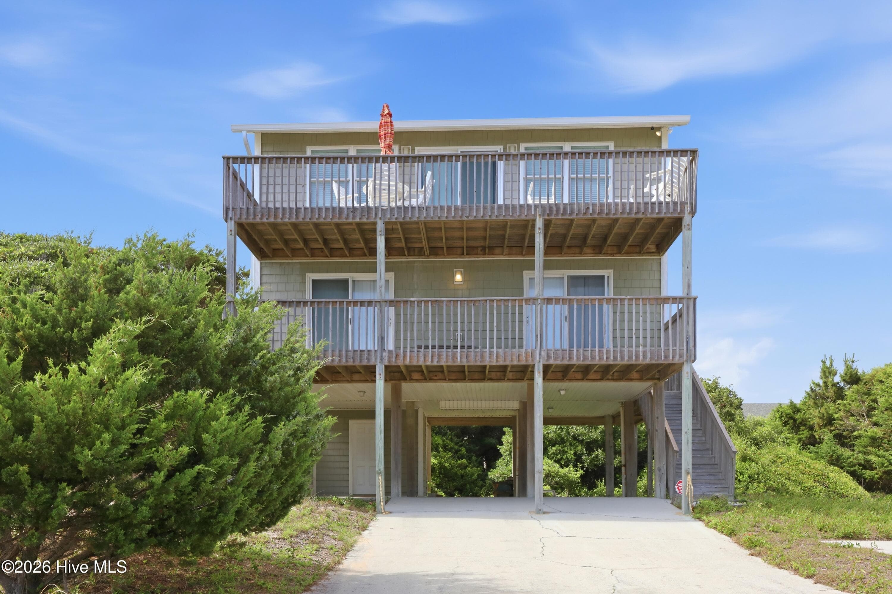 Front of 1410 Ocean Drive, Emerald Isle, NC 28594