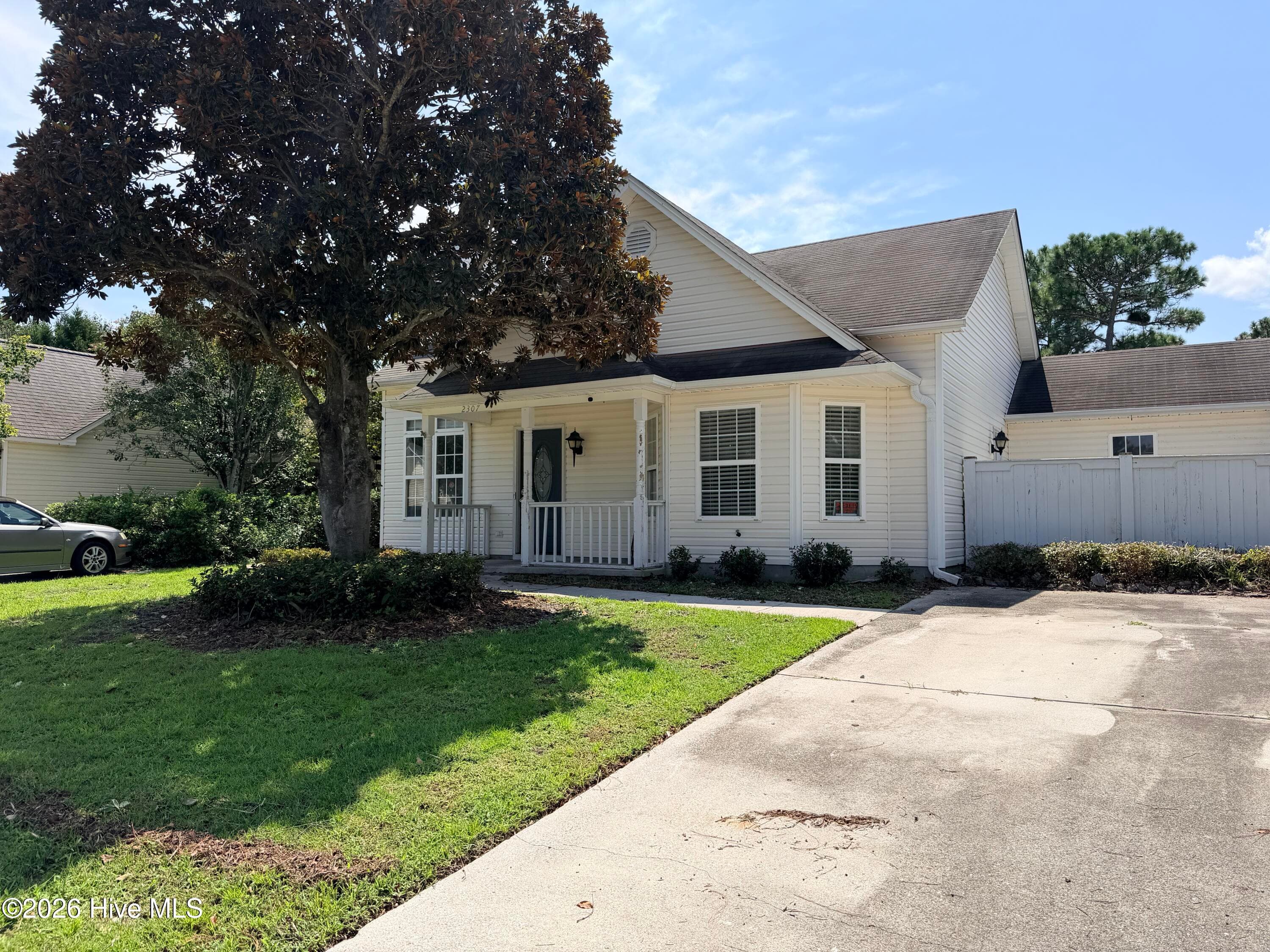 Front of 2307 Sapling Circle, Wilmington, NC 28411