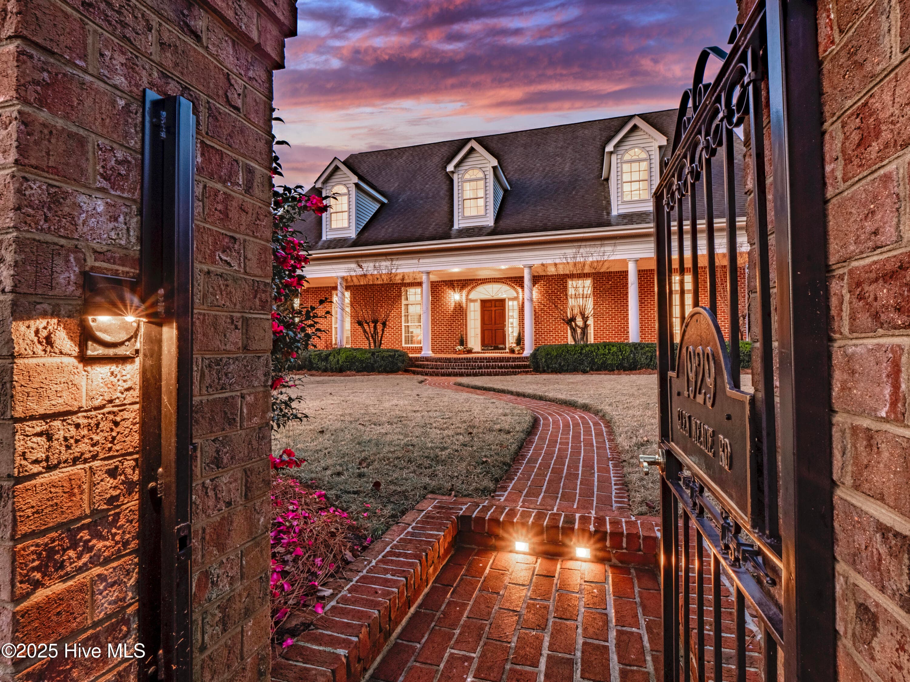 Front of 1929 Glen Meade Road, Wilmington, NC 28403