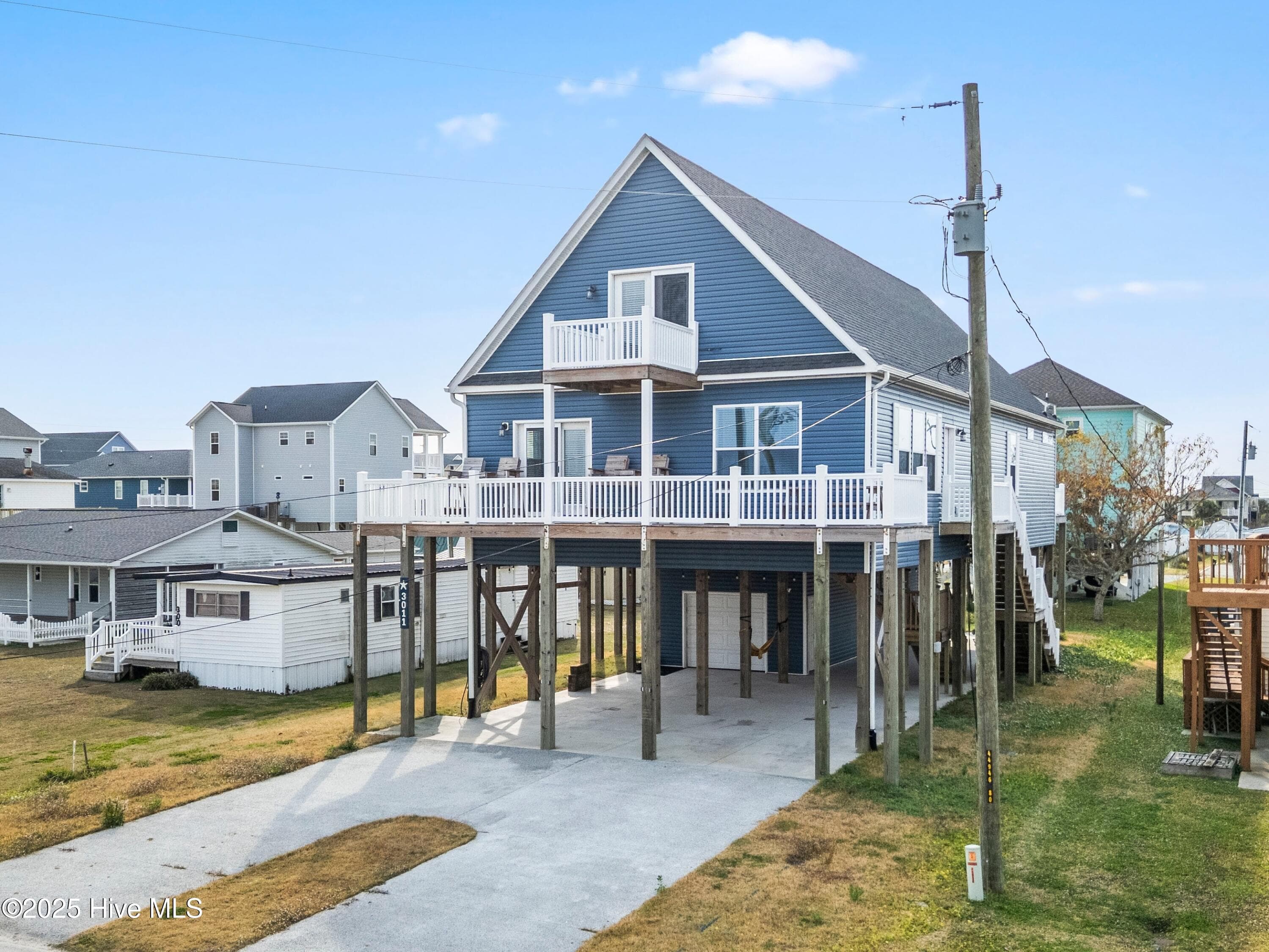 Front of 3011 3rd Street, Surf City, NC 28445