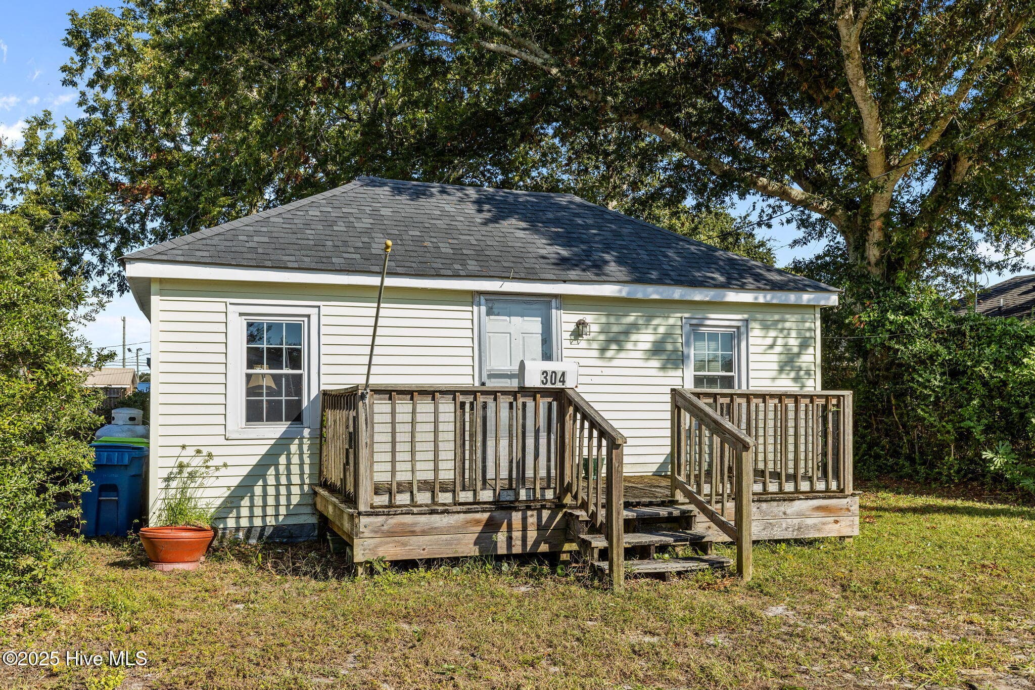 Front of 304 N 21st Street, Morehead City, NC 28557