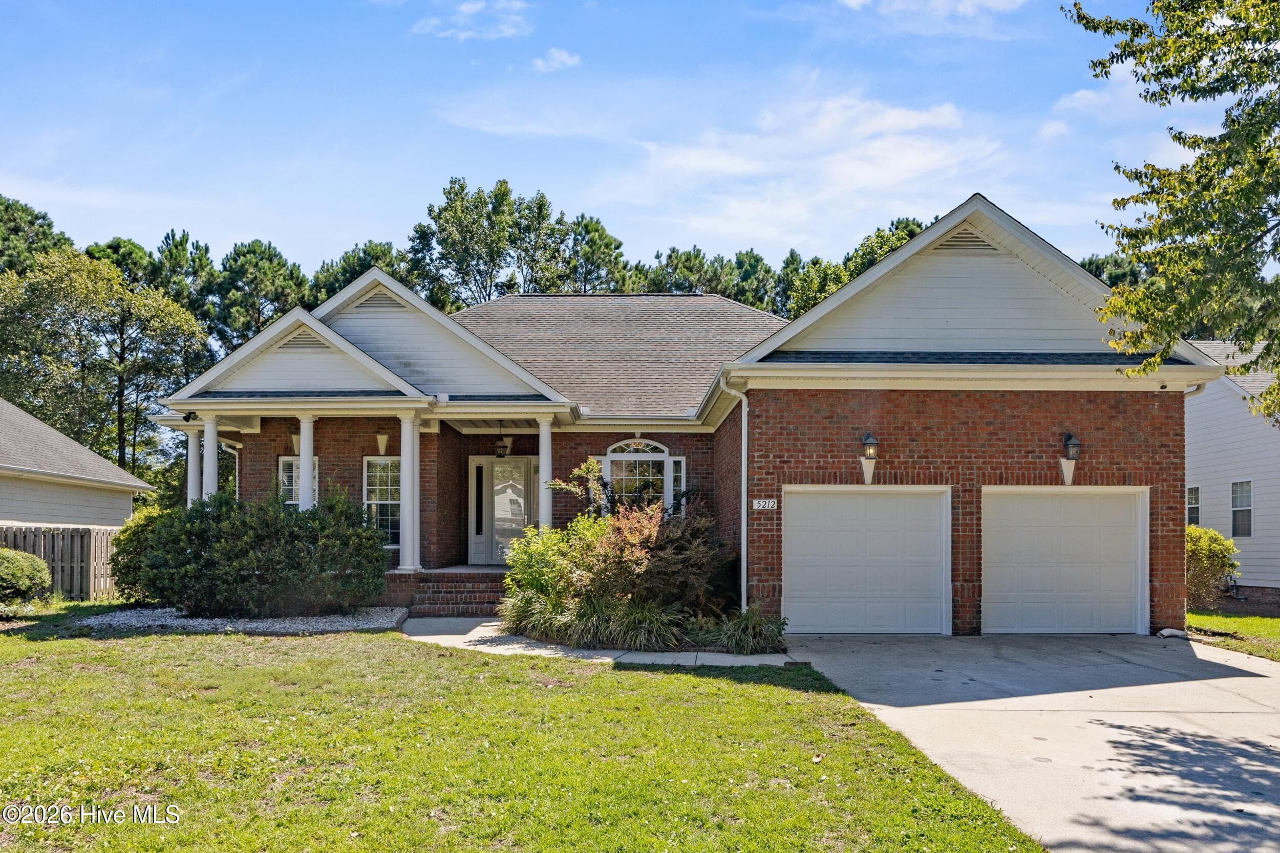 Front of 5212 Crosswinds Drive, Wilmington, NC 28409