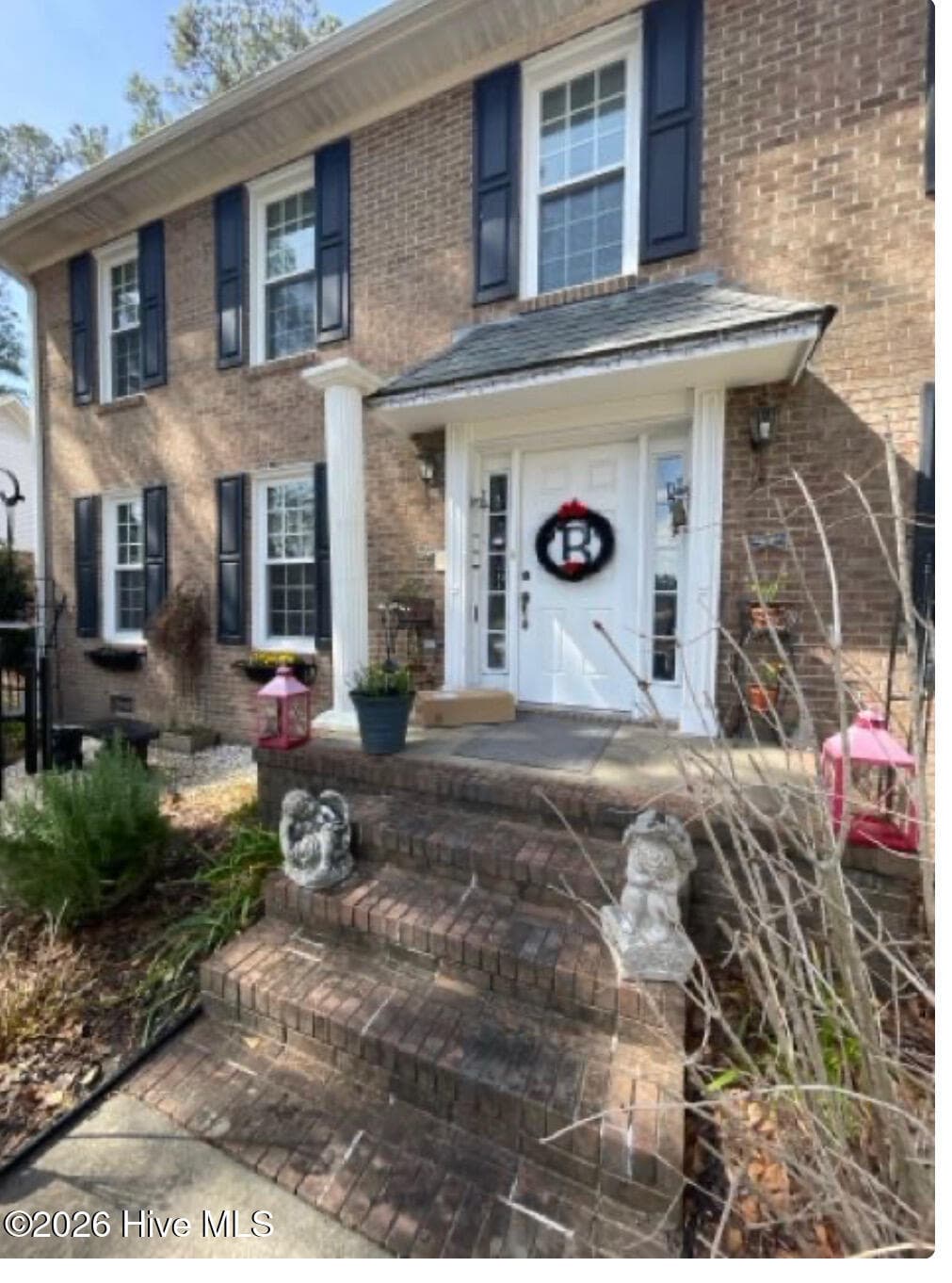 Front of 8002 Clubhouse Drive, New Bern, NC 28562