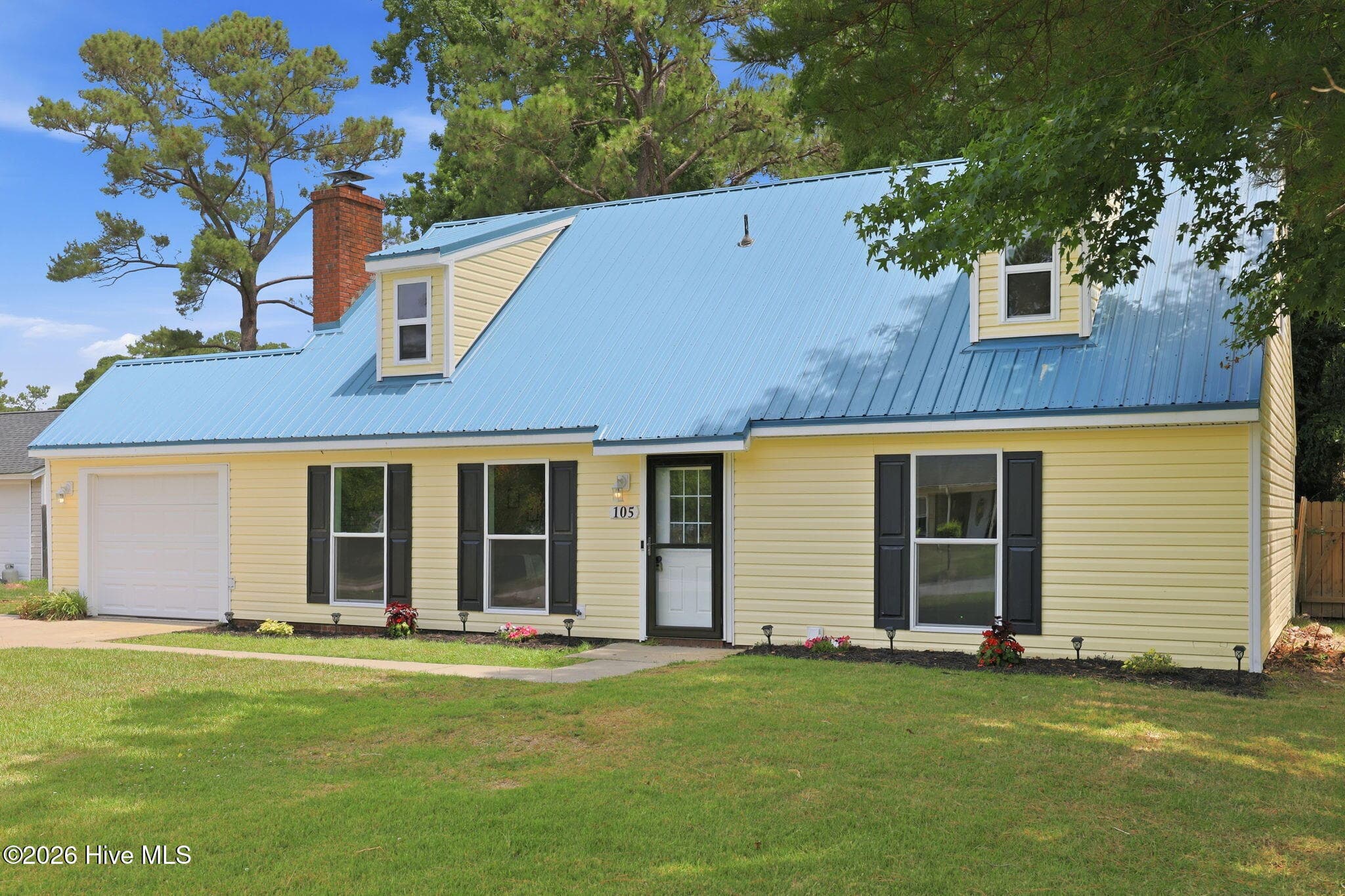 Front of 105 Woodside Court, Jacksonville, NC 28546
