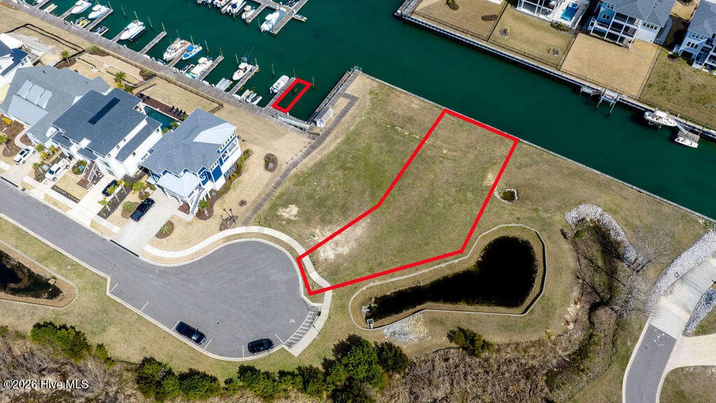 Front of 123 66 Seafaring Lane, Hampstead, NC 28443