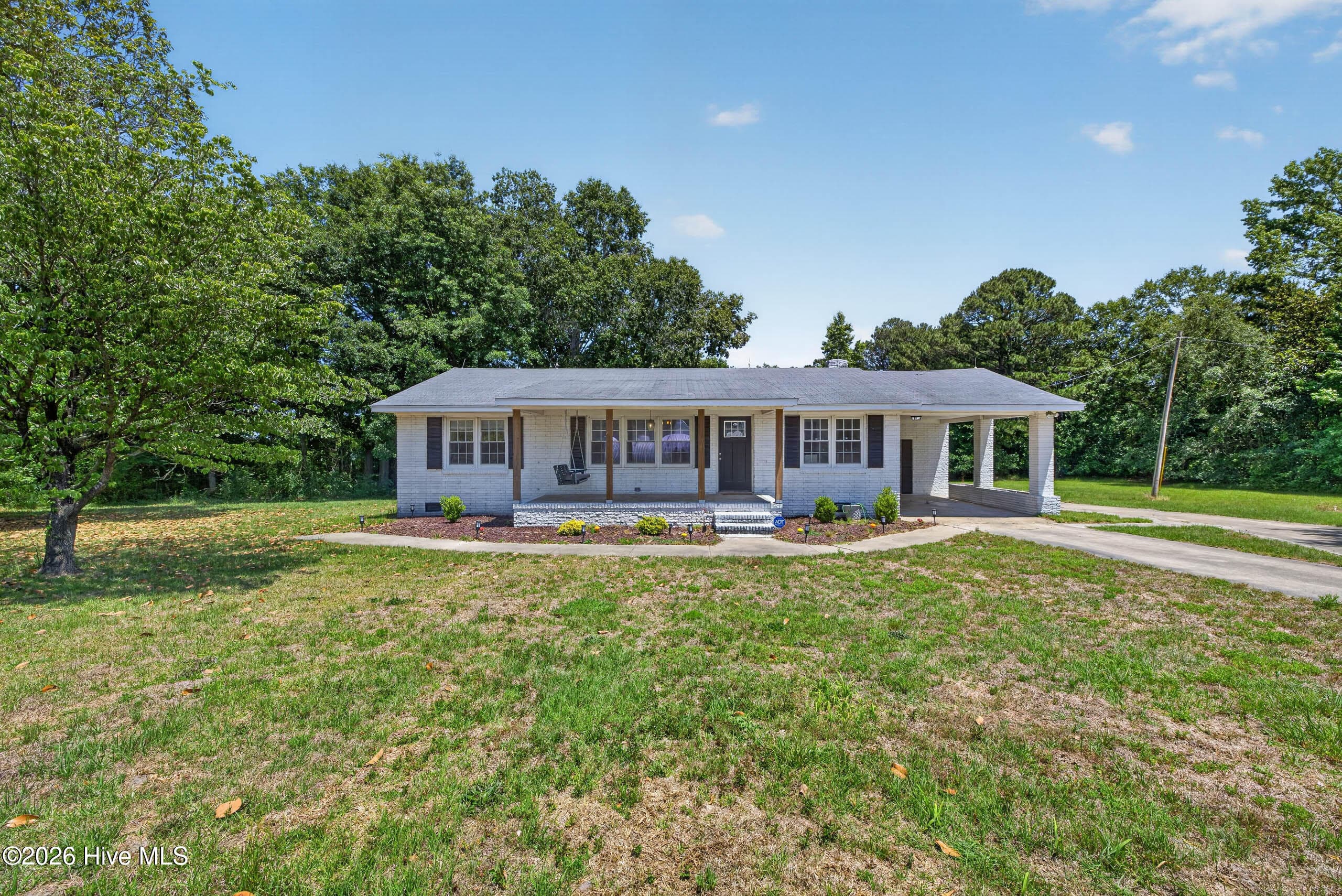 Front of 437 E Wards Bridge Road, Kenansville, NC 28349