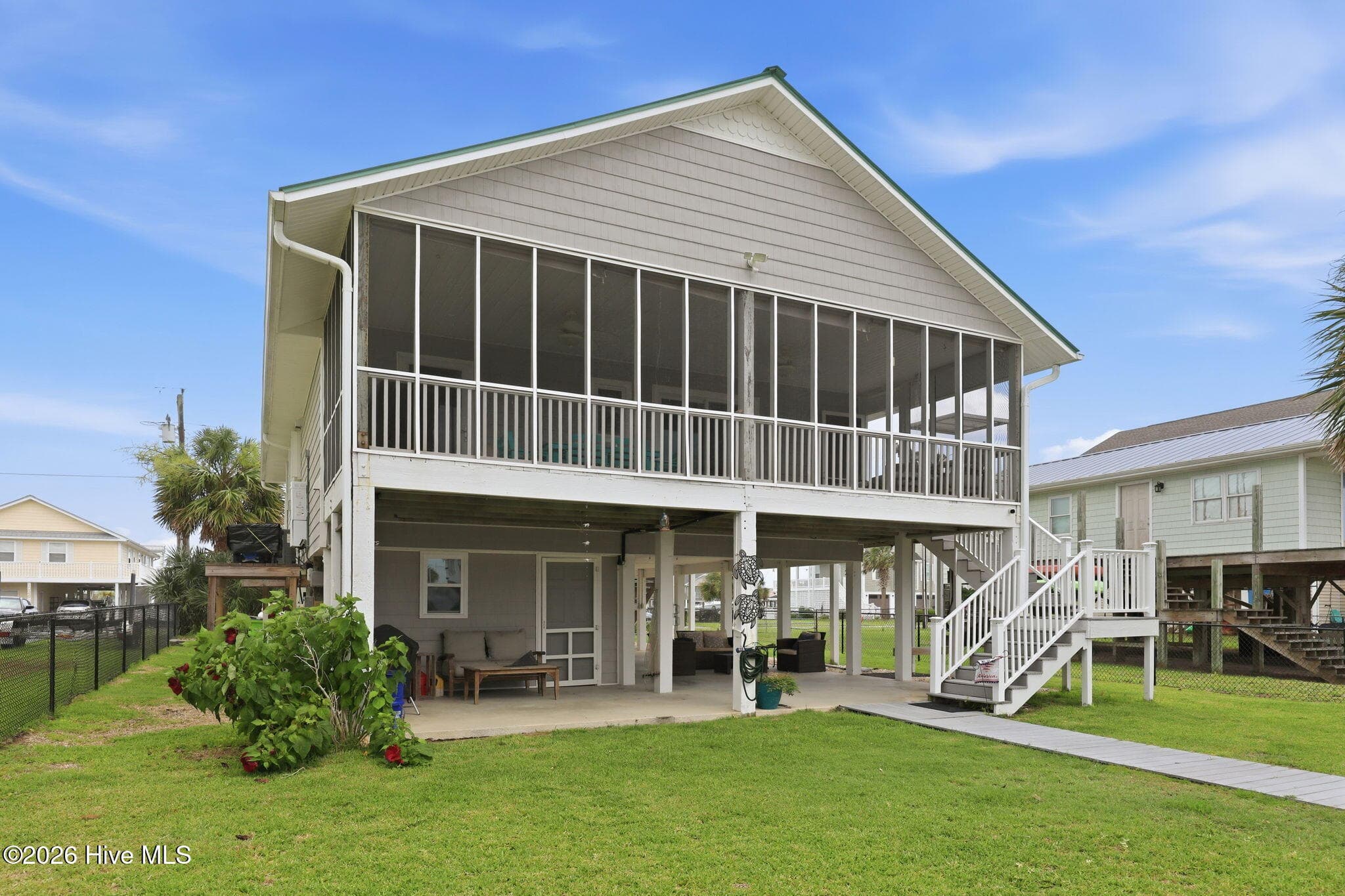 Exterior of 1023 1st Street, Surf City, NC 28445