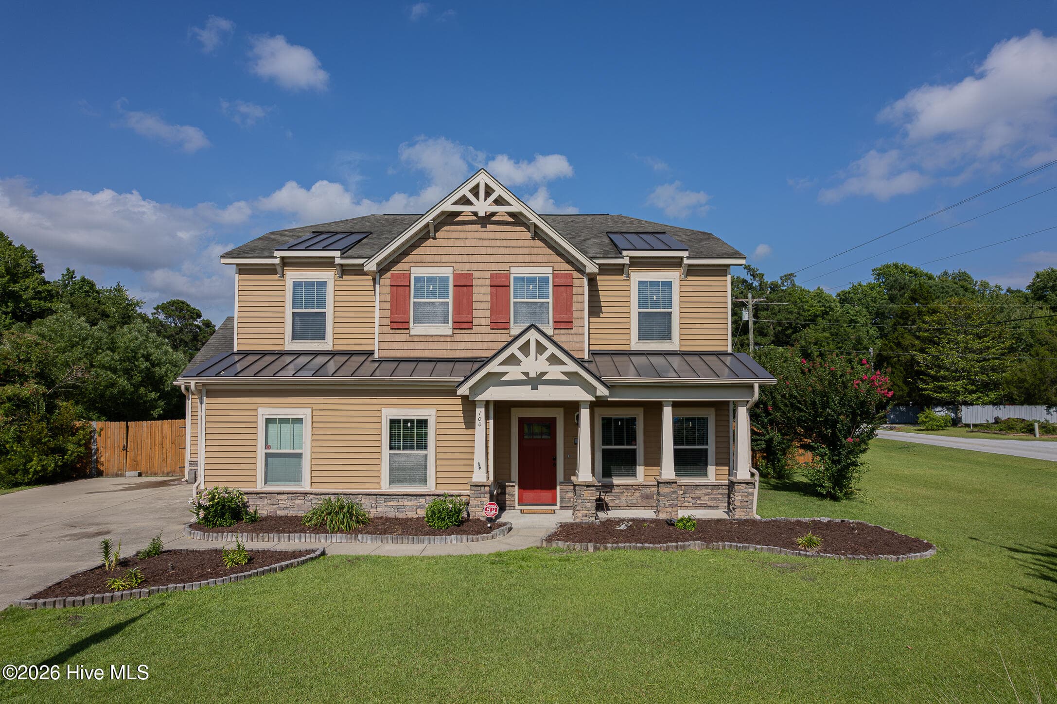 Front of 100 Summer Rest Trail, Hubert, NC 28539