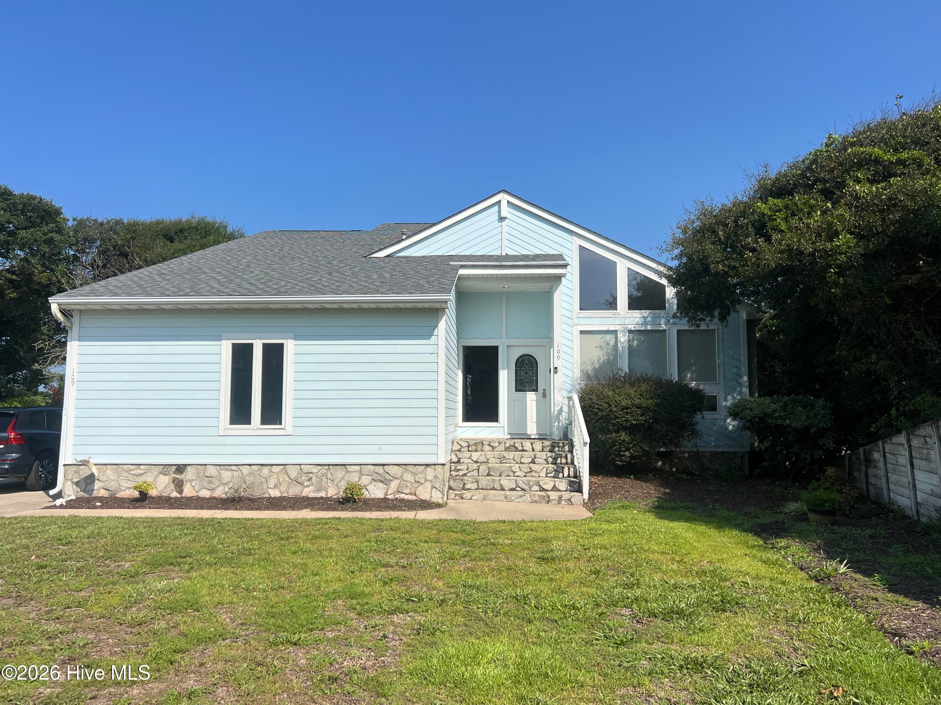 Front of 109 Oakleaf Drive, Pine Knoll Shores, NC 28512