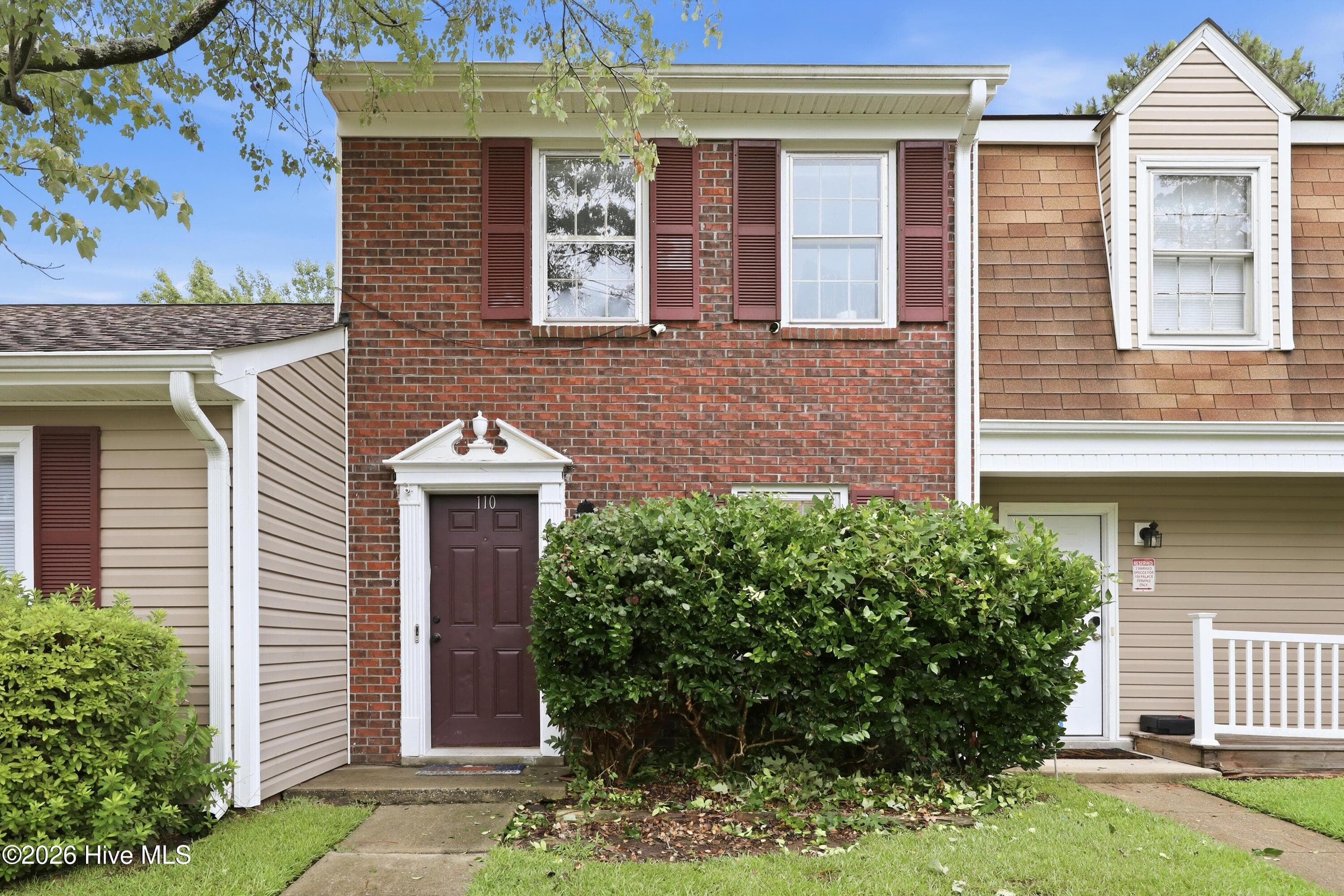 Front of 110 Palace Circle, Jacksonville, NC 28546