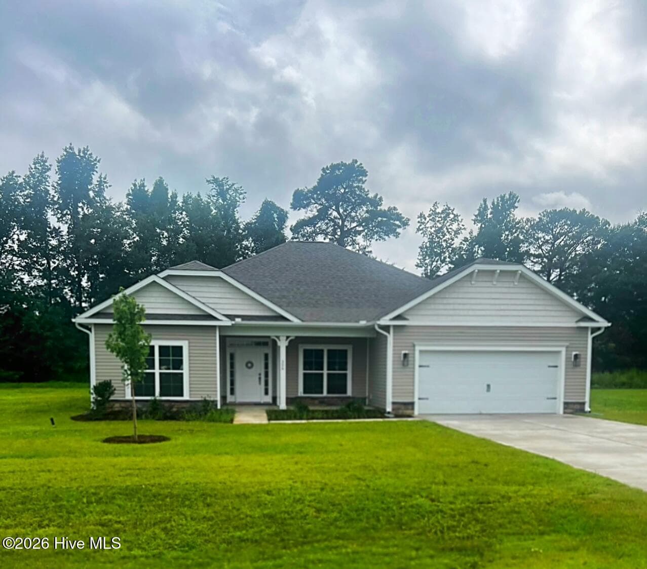 Front of 306 Eastwood Drive, Wallace, NC 28466