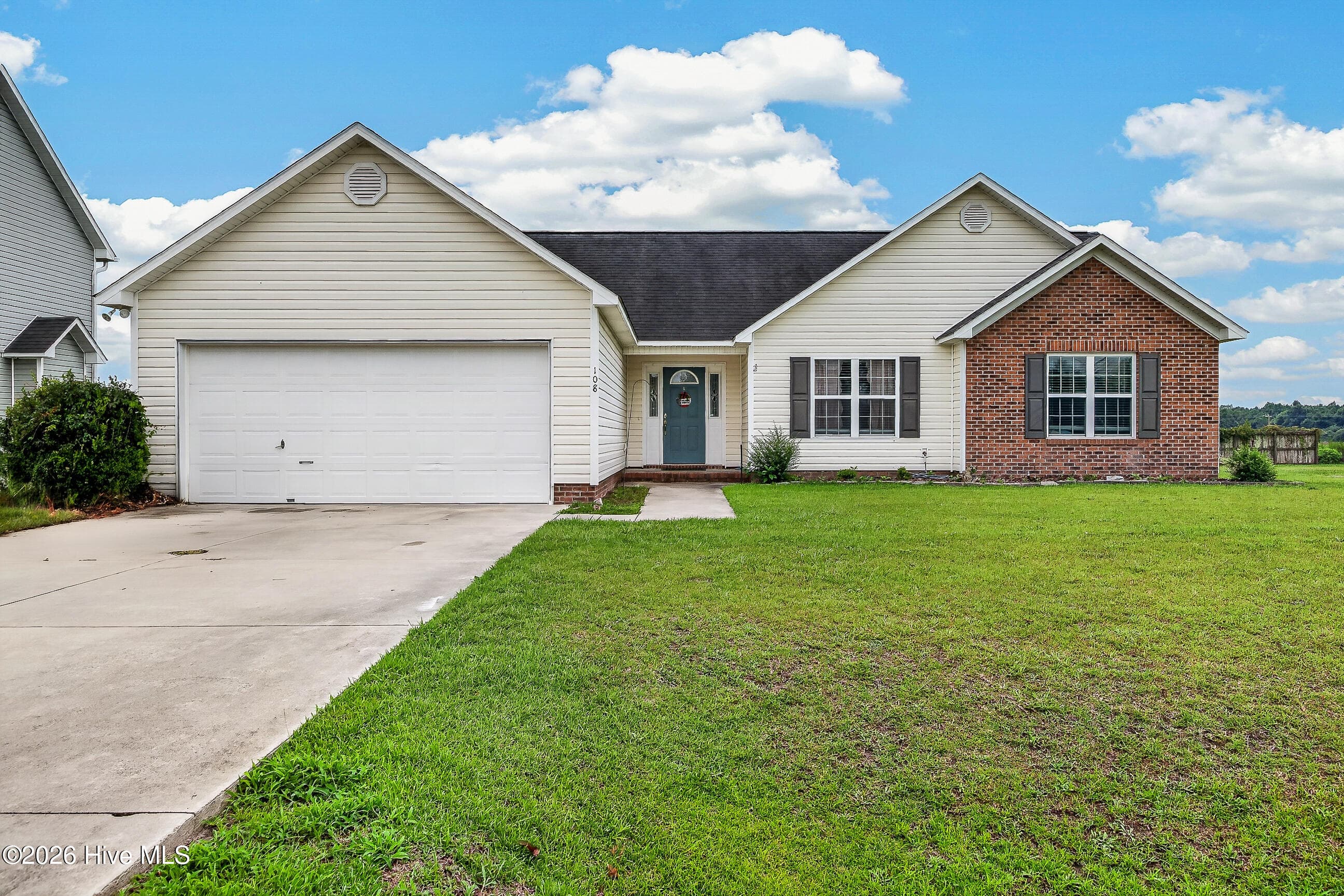 Front of 108 Farmington Drive, Richlands, NC 28574