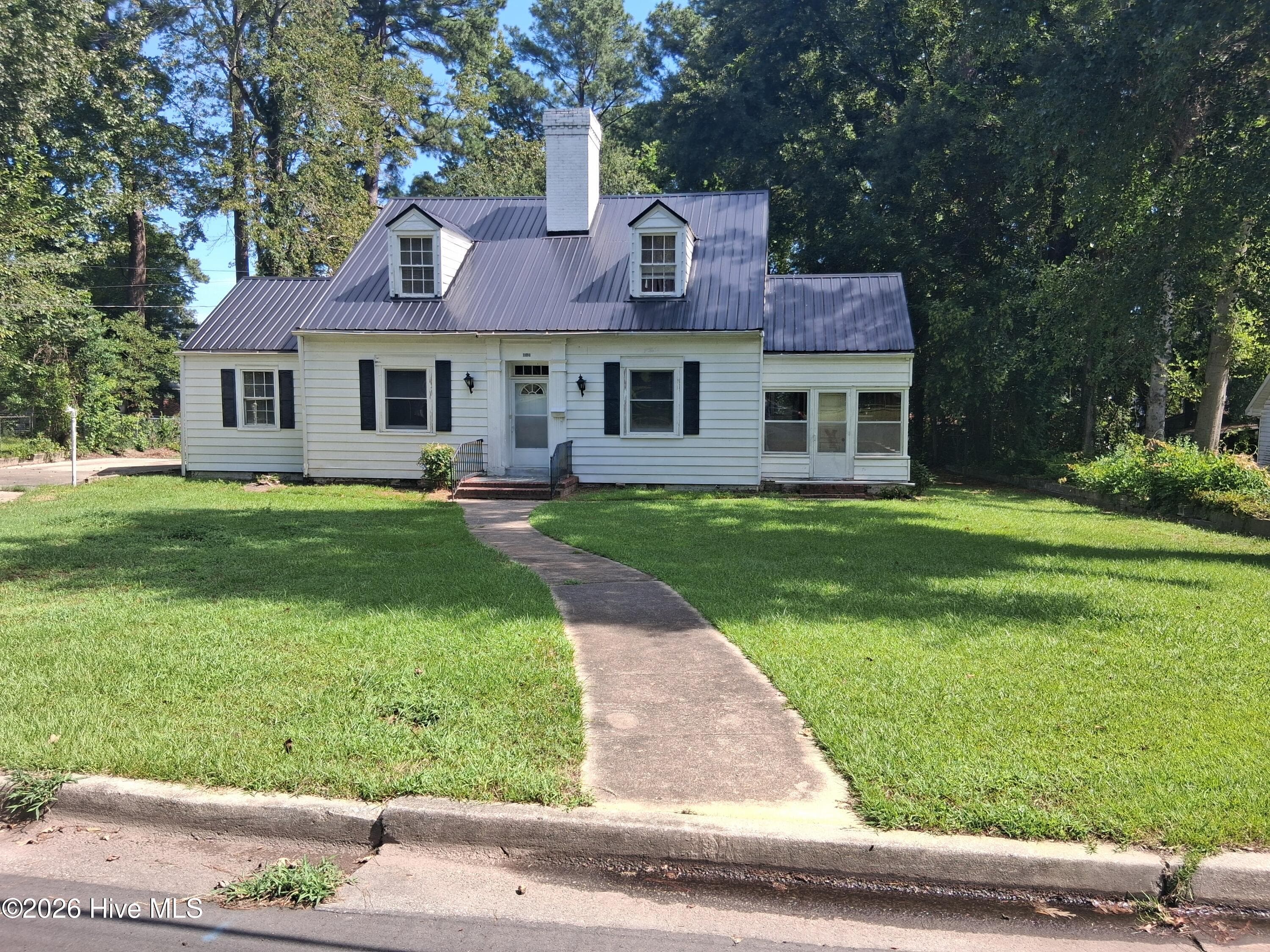 Front of 404 Wilson Avenue, Kinston, NC 28501