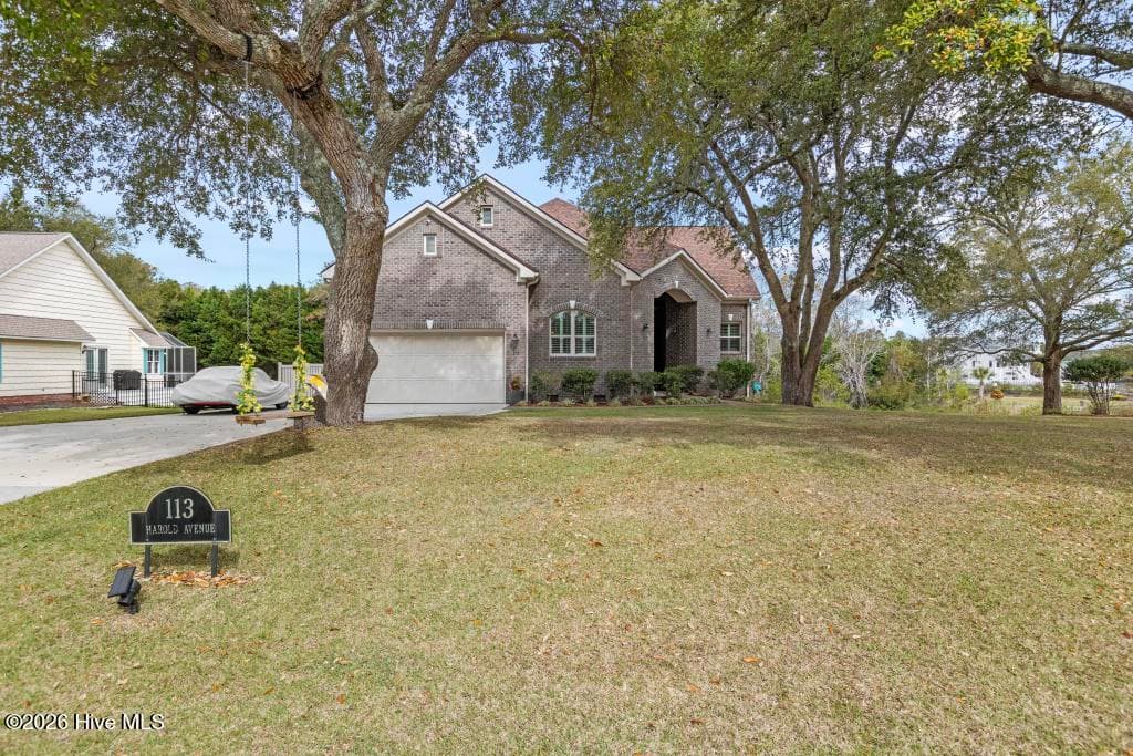 Front of 113 Harold Avenue, Swansboro, NC 28584