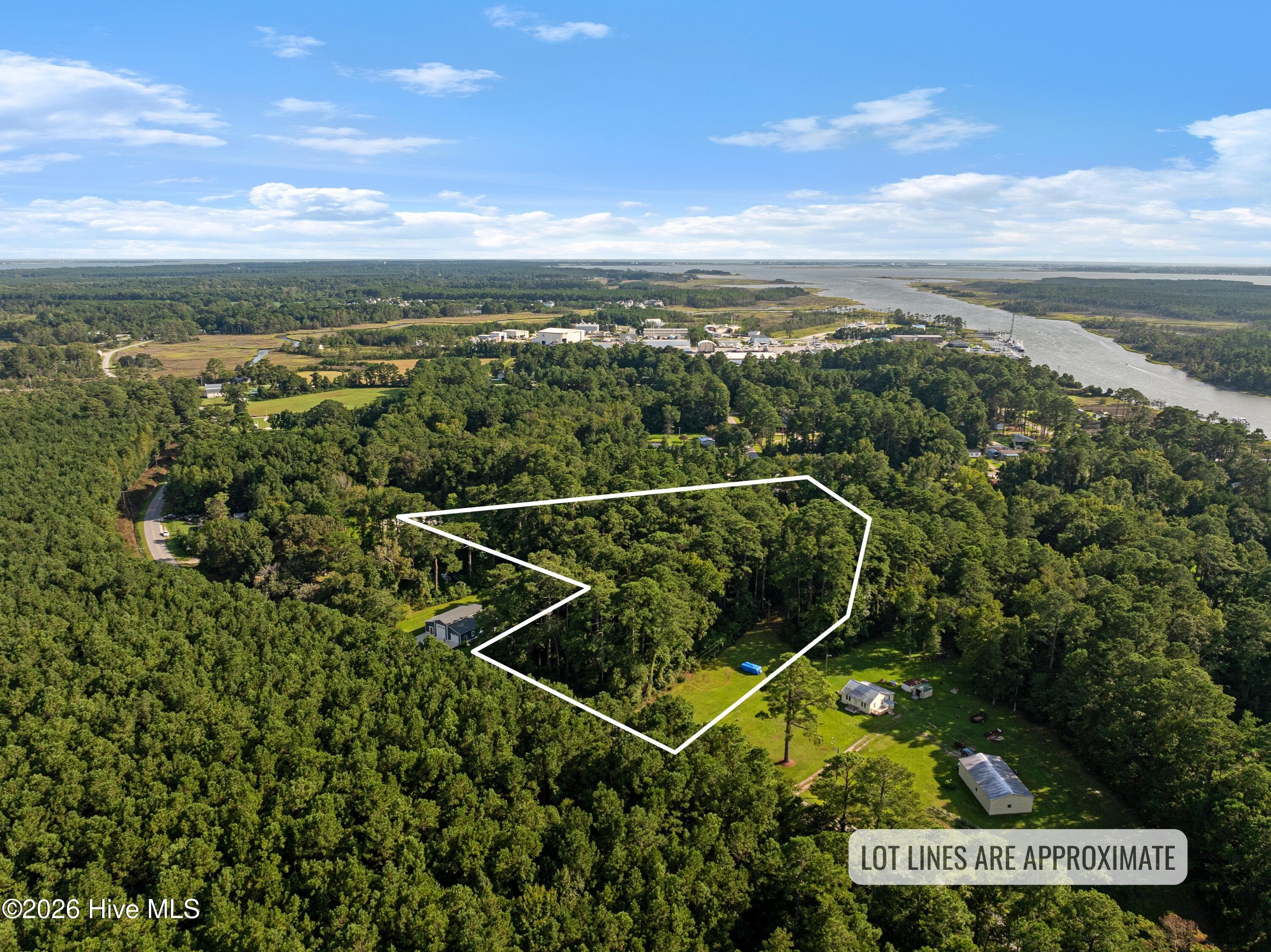 Front of 869 Tuttles Grove, Beaufort, NC 28516