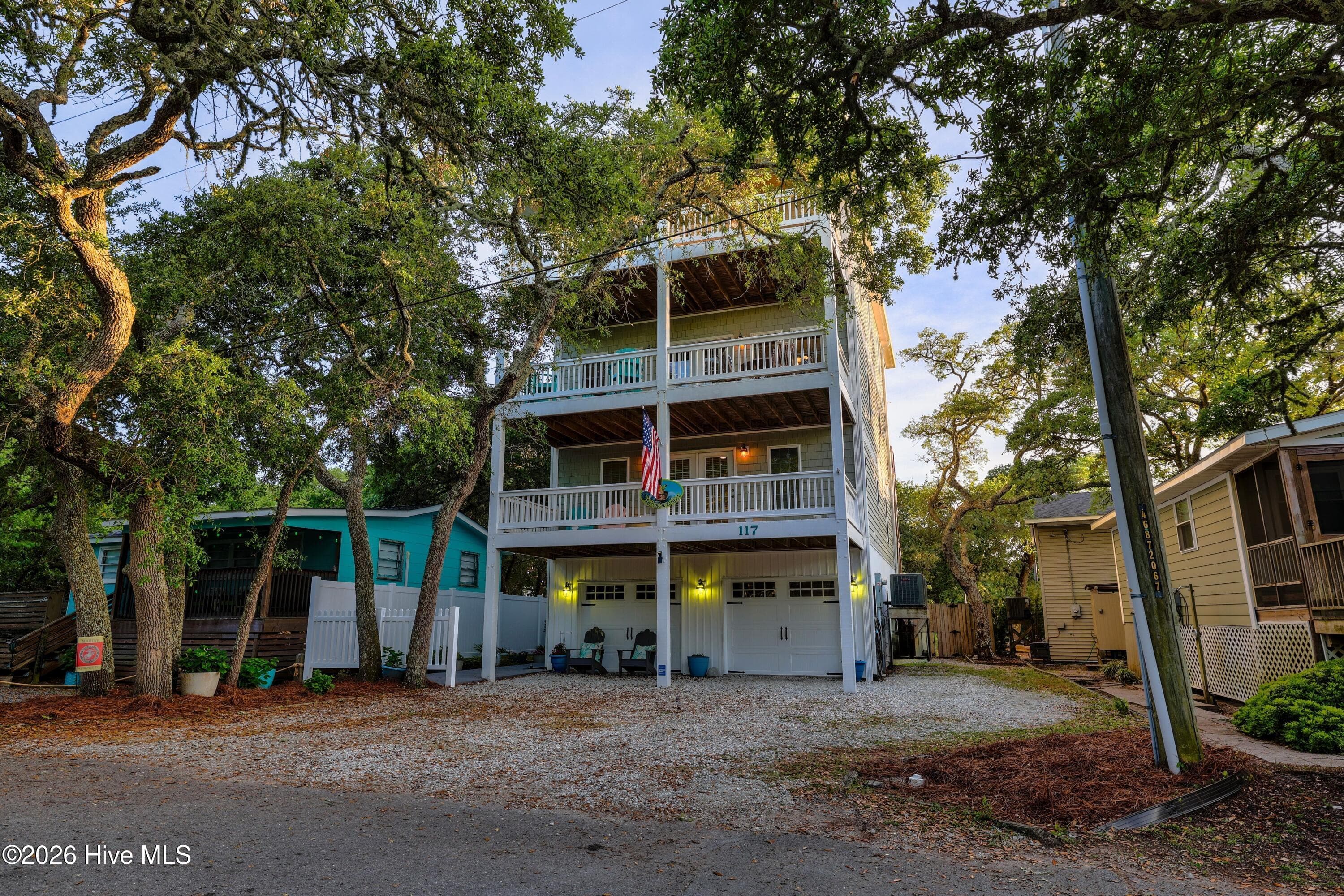 Exterior of 117 Beachwood Drive, Surf City, NC 28445