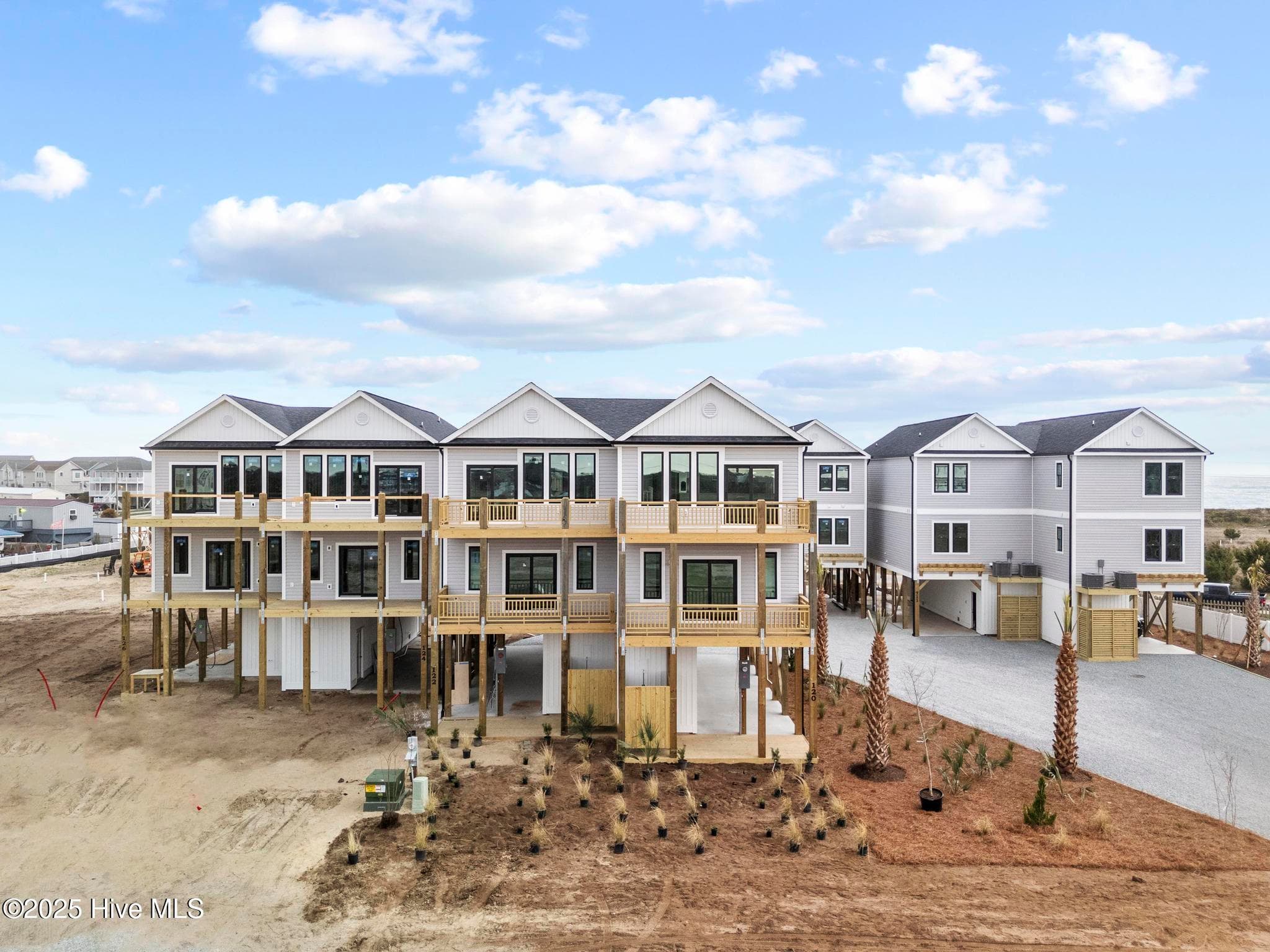 Exterior of 122 Shell Road, Surf City, NC 28445