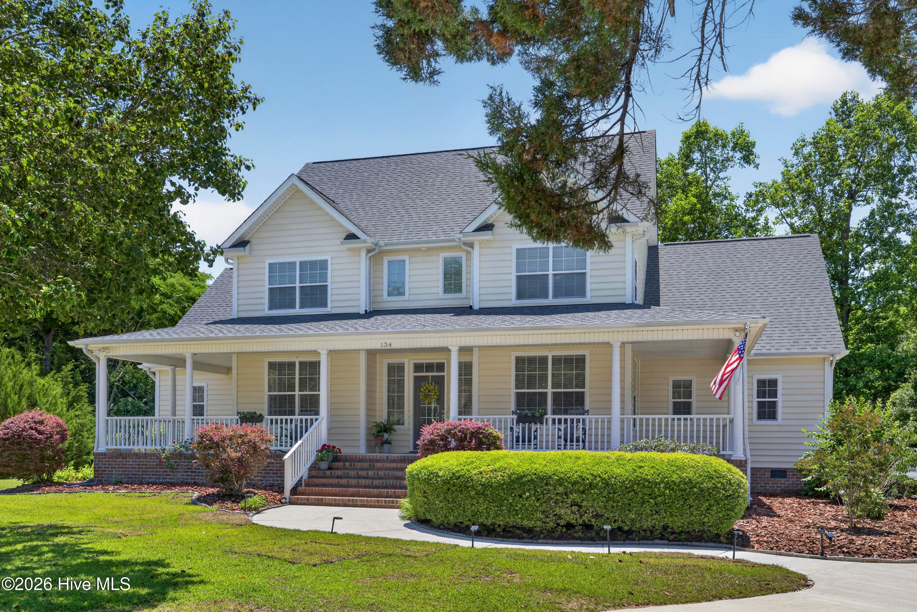 Front of 134 Wild Berry Lane, Hampstead, NC 28443