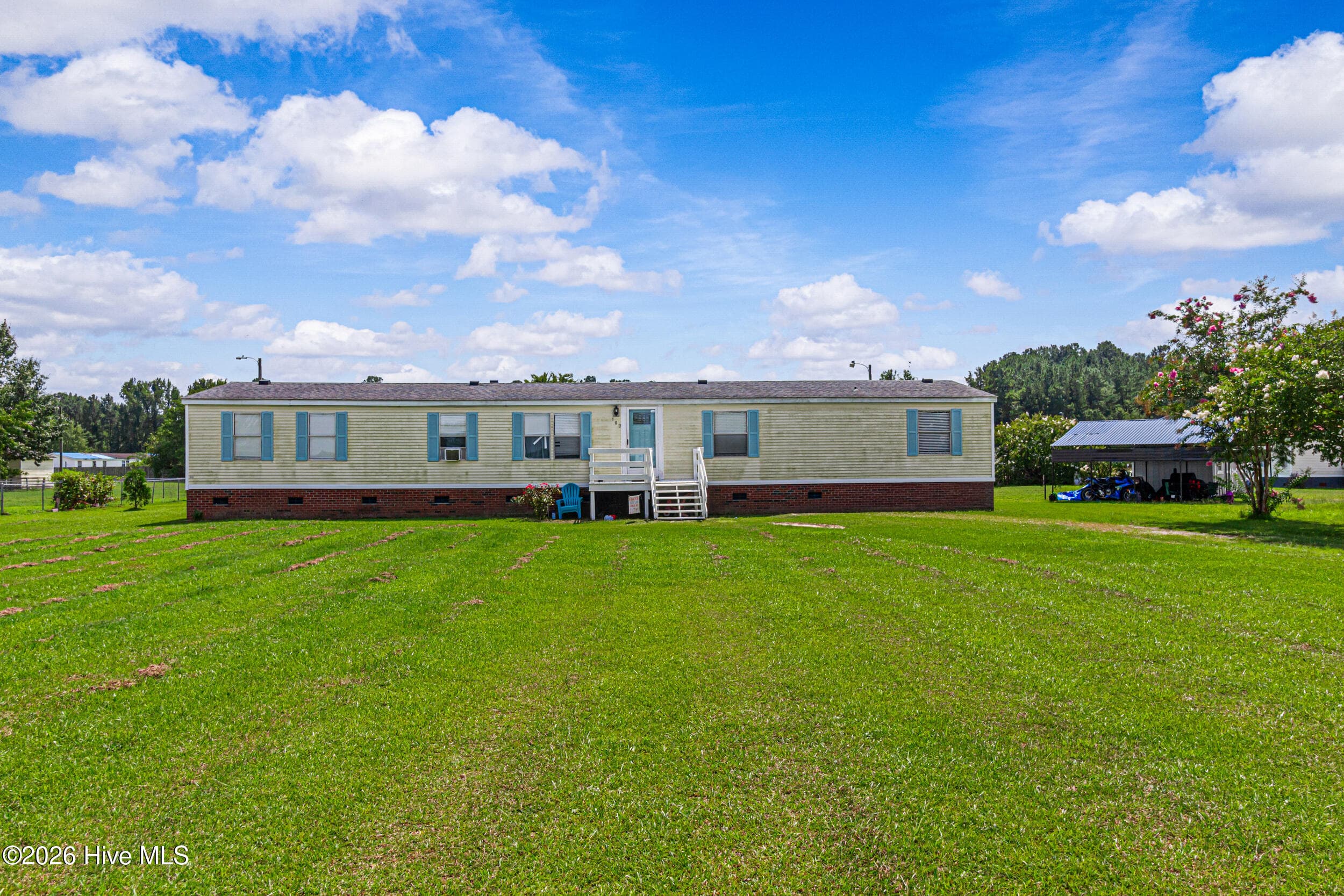 Front of 109 Lariat Circle, New Bern, NC 28562