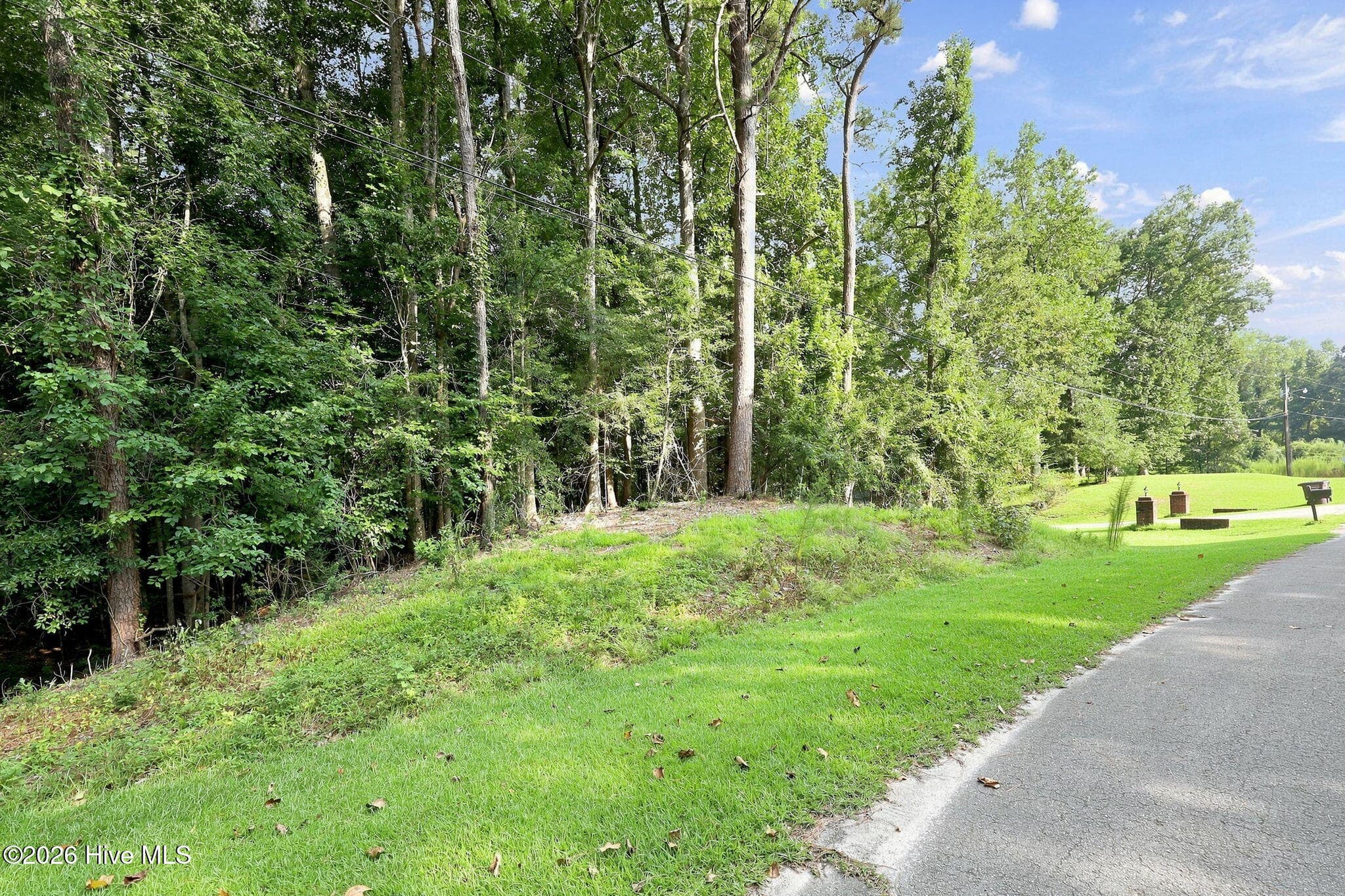 Front of 410 Candlewood Drive, Jacksonville, NC 28540