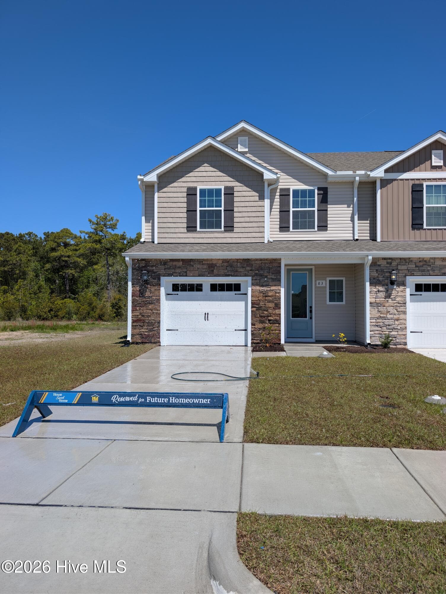 Front of 83 Commons View Drive, Hampstead, NC 28443