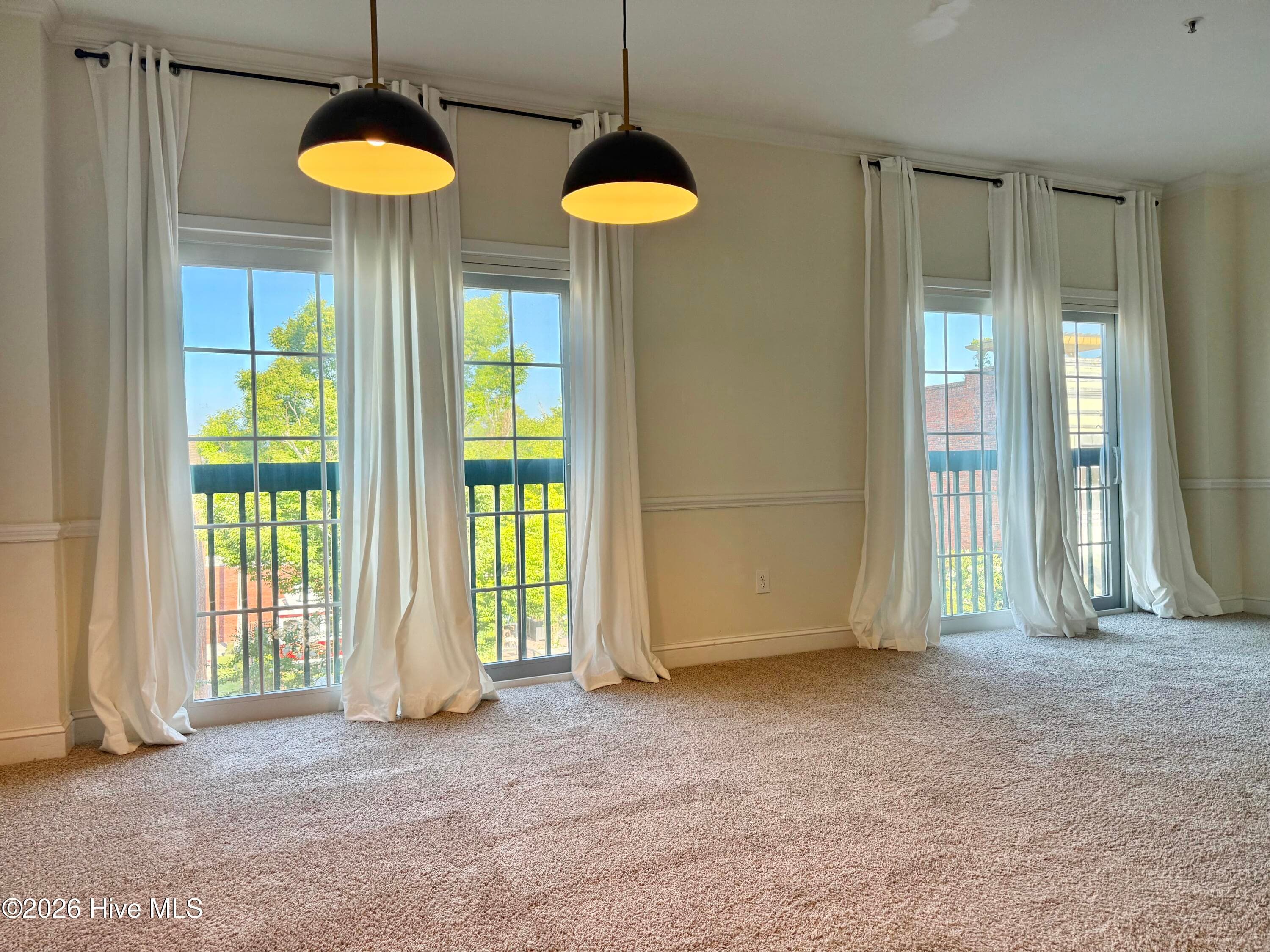 Front of 212 Middle Street 303, New Bern, NC 28560