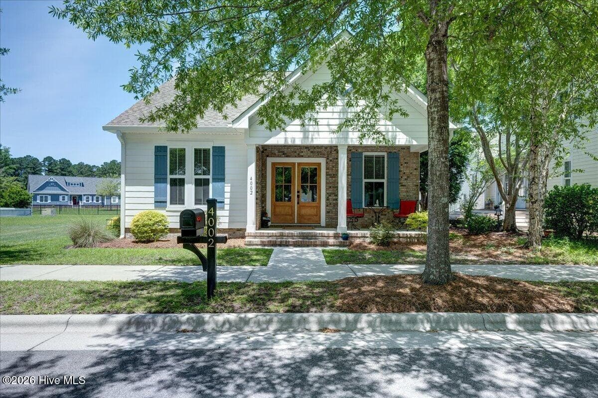 Front of 4002 Harkers Way, New Bern, NC 28562