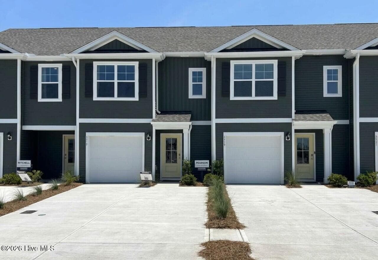 Front of 4342 Majesty Drive Unit 359, Castle Hayne, NC 28429