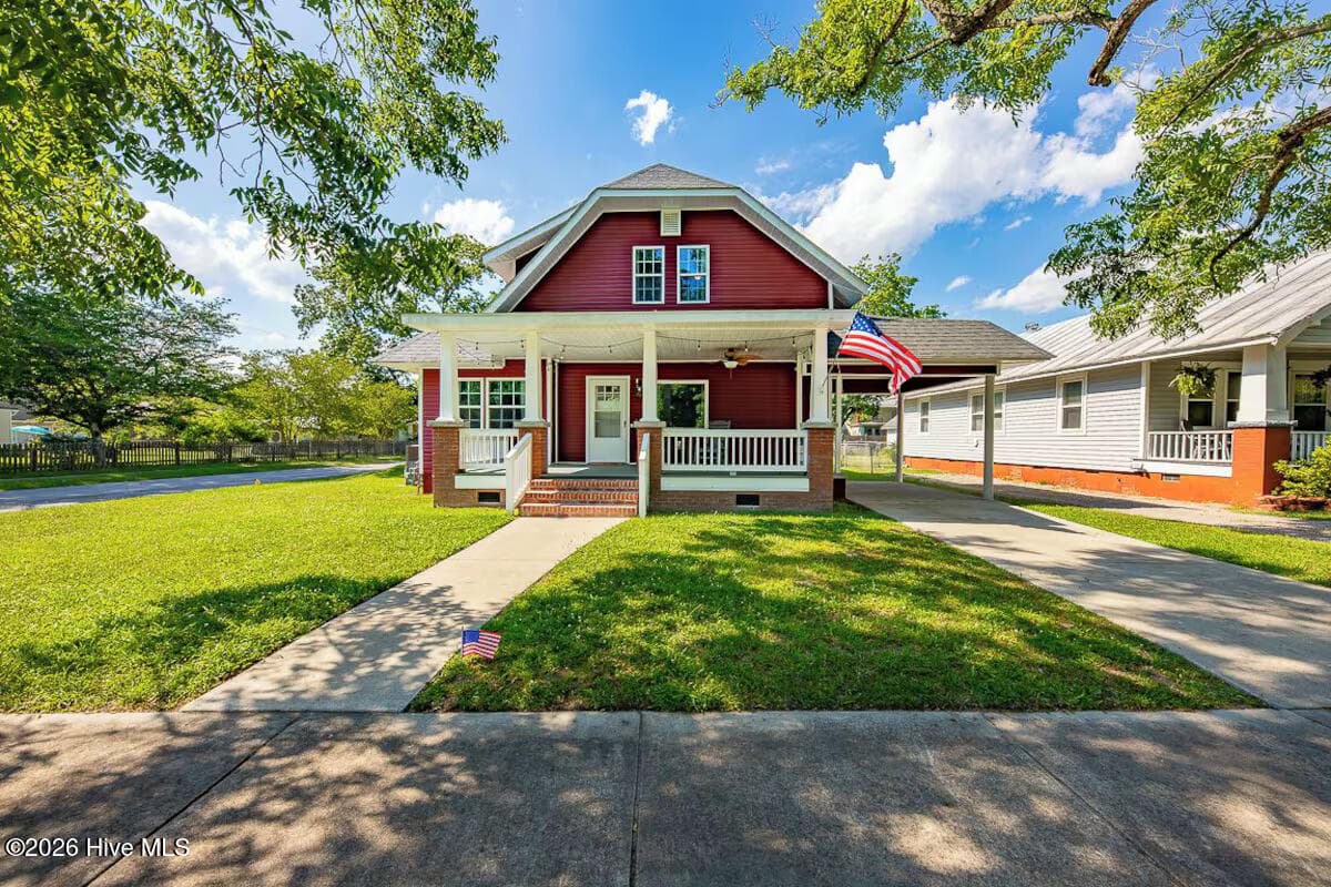 Front of 1422 Park Avenue, New Bern, NC 28560