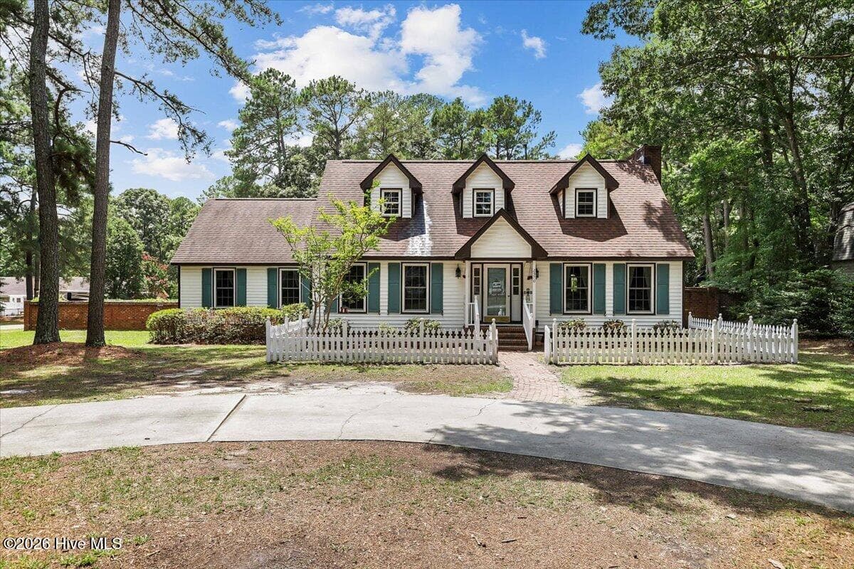 Front of 2570 Old Plantation Drive, Kinston, NC 28504