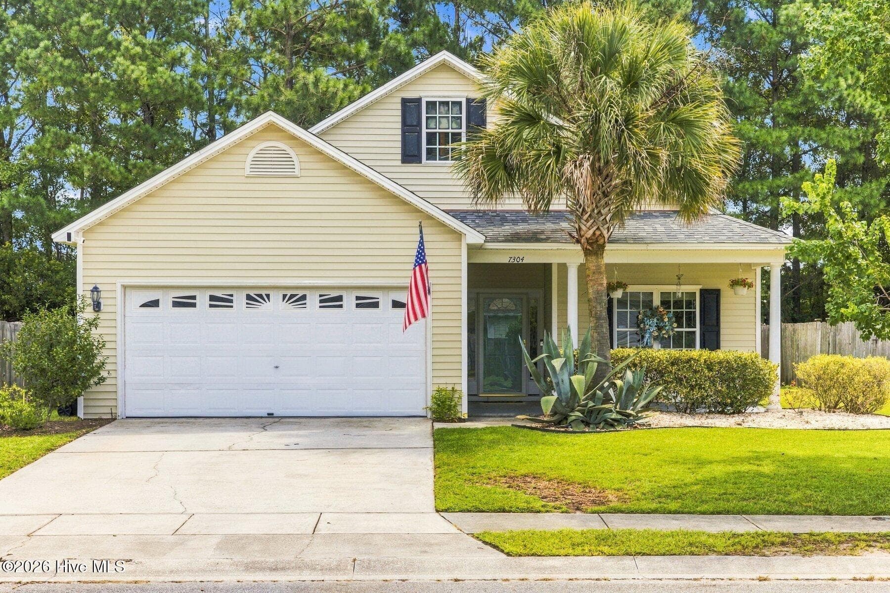 Front of 7304 Farrington Farms Drive, Wilmington, NC 28411