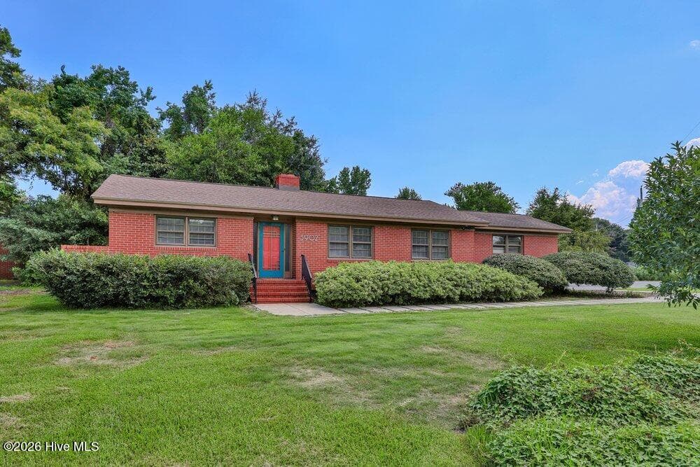 Front of 3902 Halifax Road, Wilmington, NC 28403