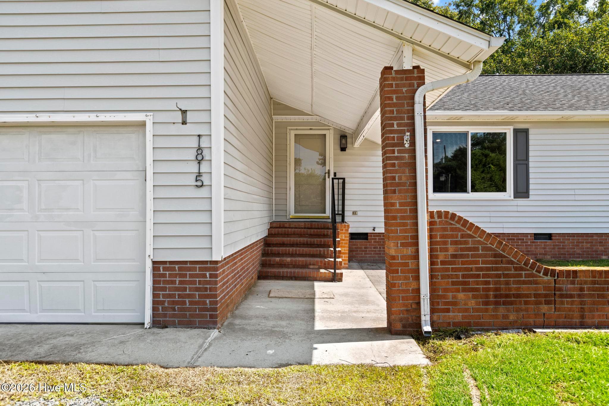 Front of 1815 Watts Landing Road, Hampstead, NC 28443