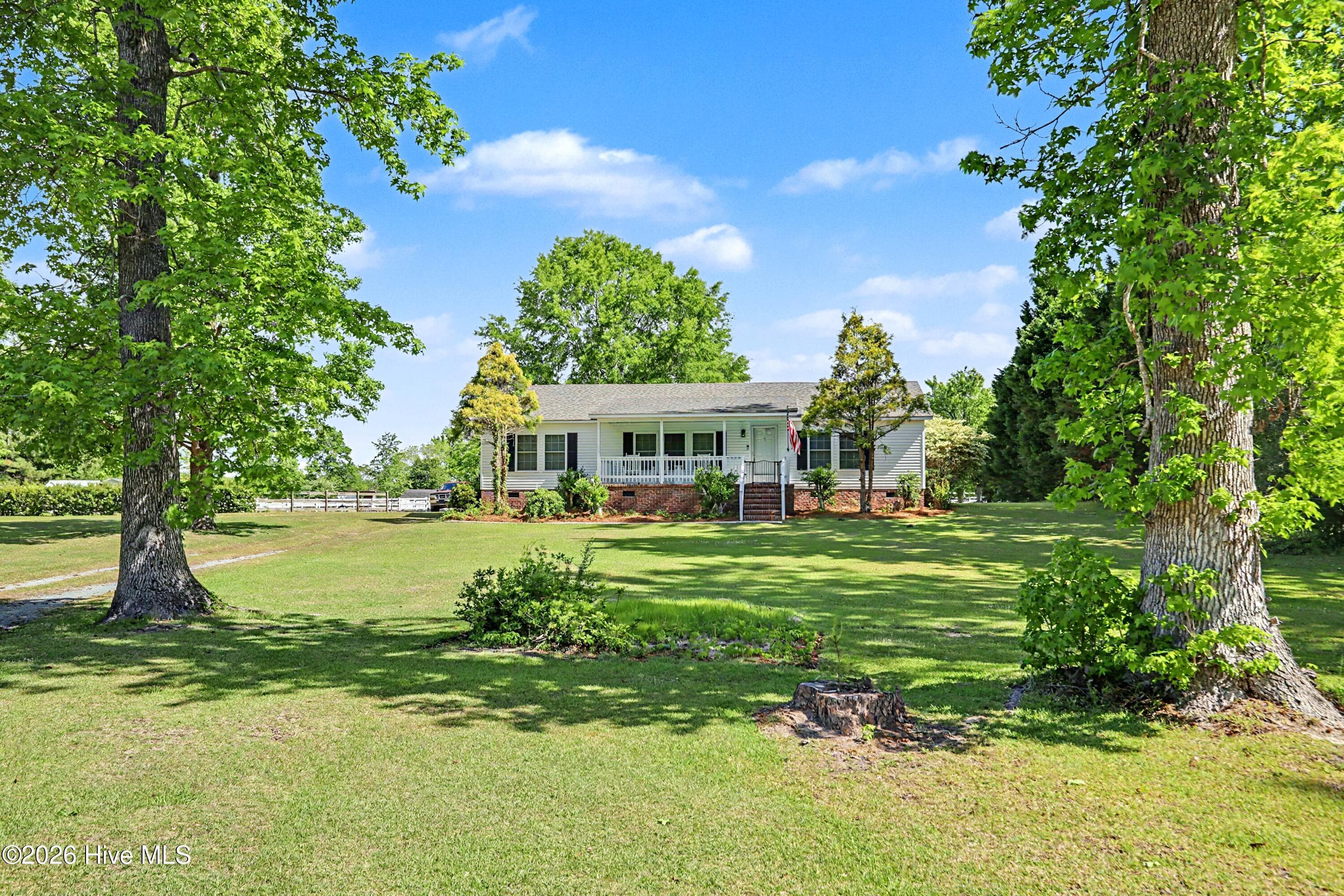 Front of 114 Royal Oak Drive, Hampstead, NC 28443