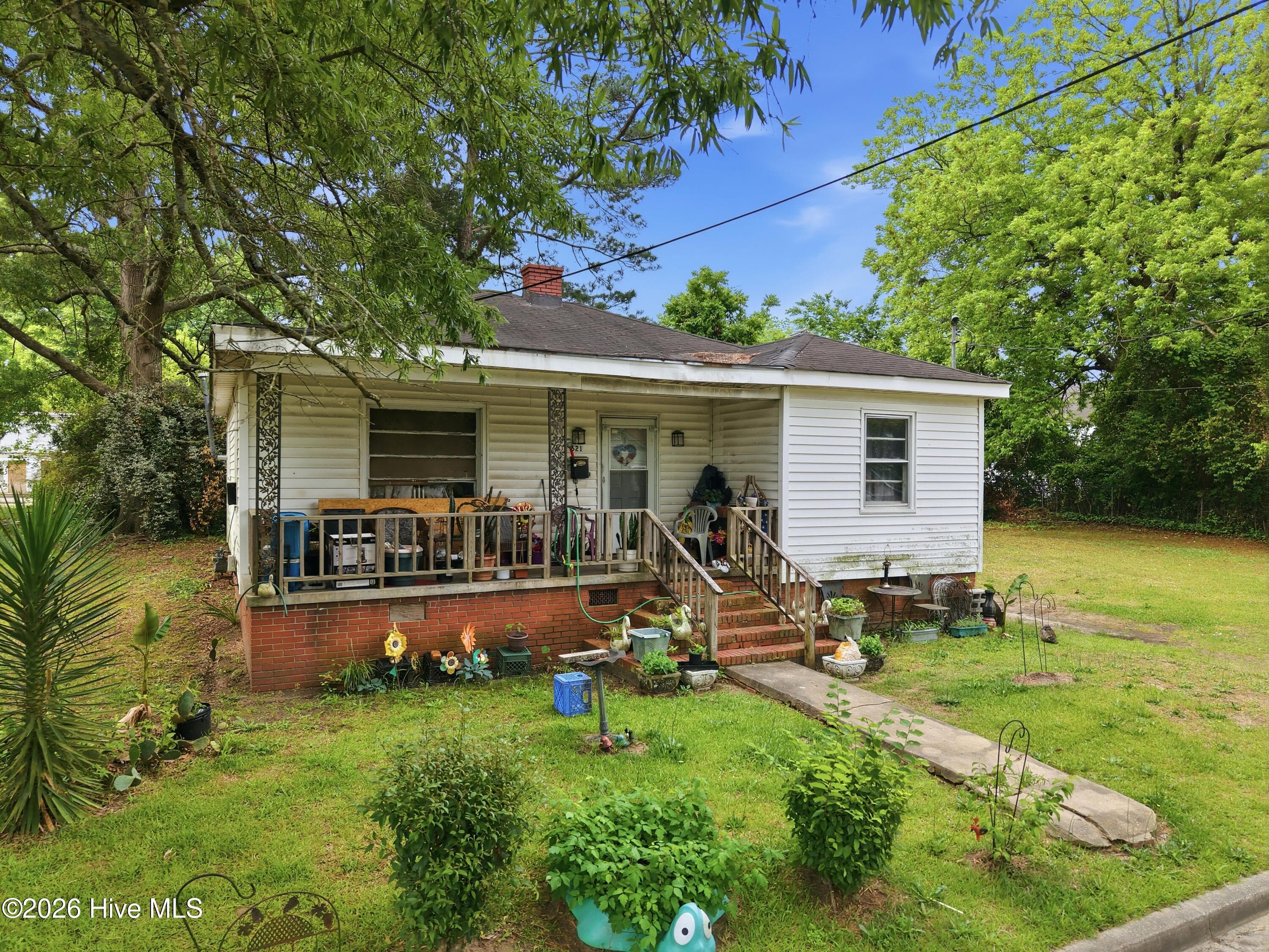 Front of 621 Harvey Street, Kinston, NC 28501