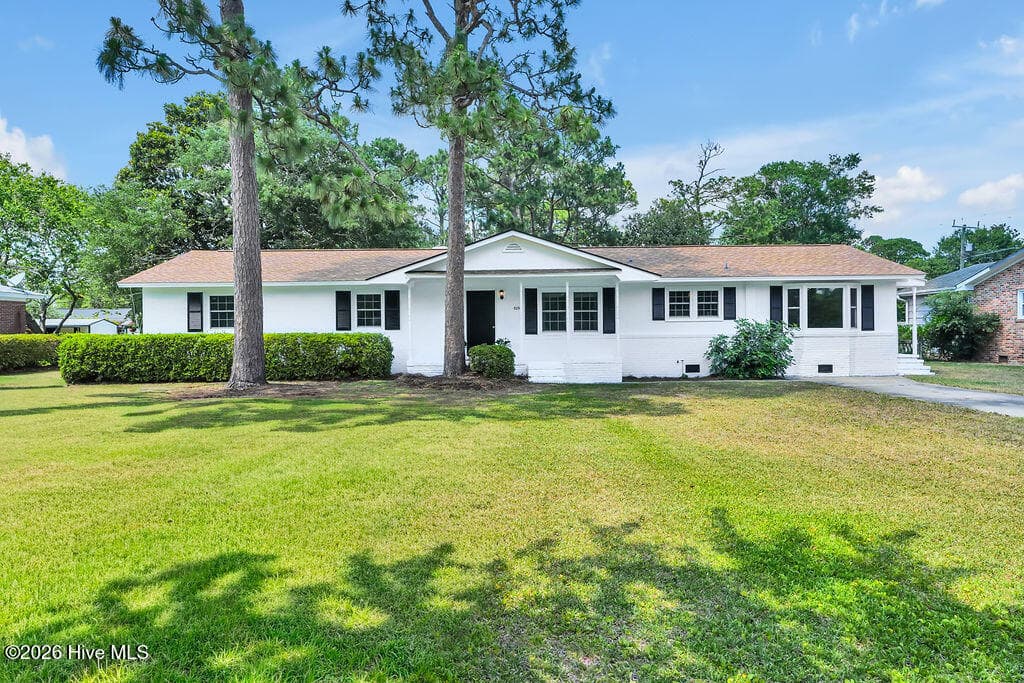 Front of 809 Pine Valley Drive, Wilmington, NC 28409