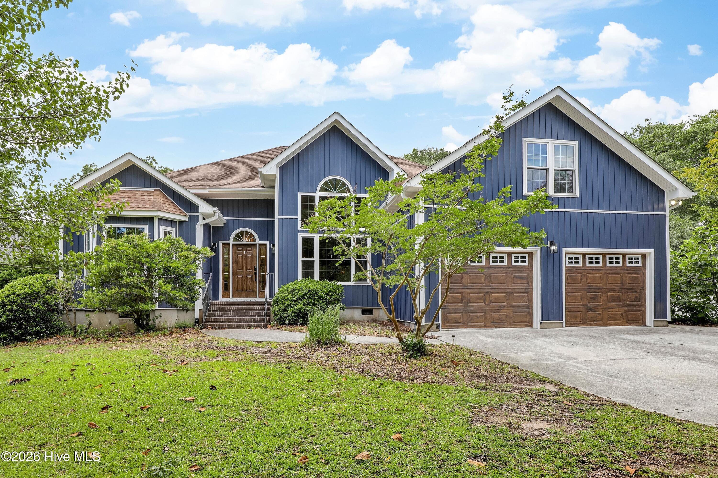Exterior of 427 Lakeview Drive, Hampstead, NC 28443