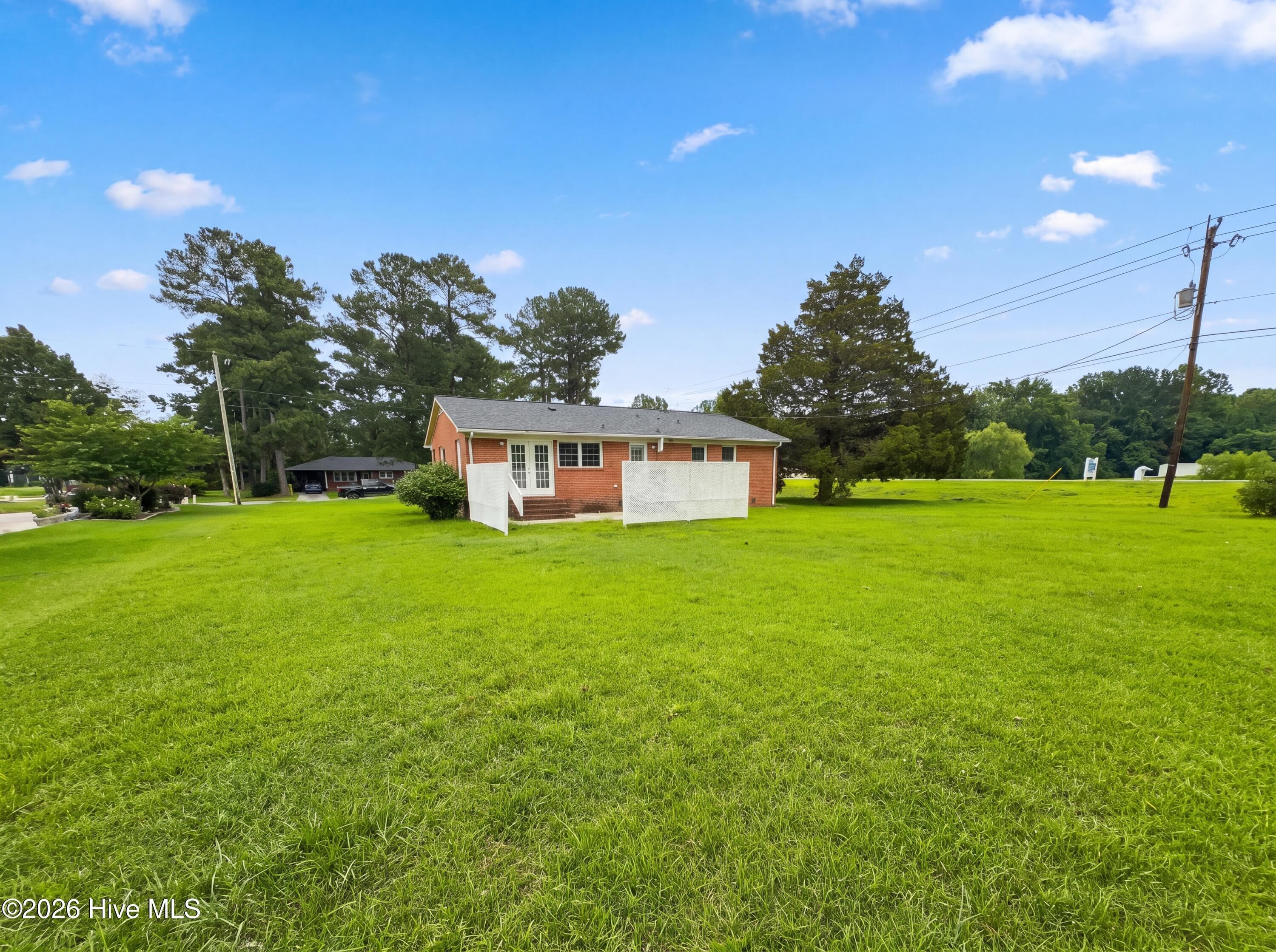 Front of 2401 N Hills Drive, New Bern, NC 28562