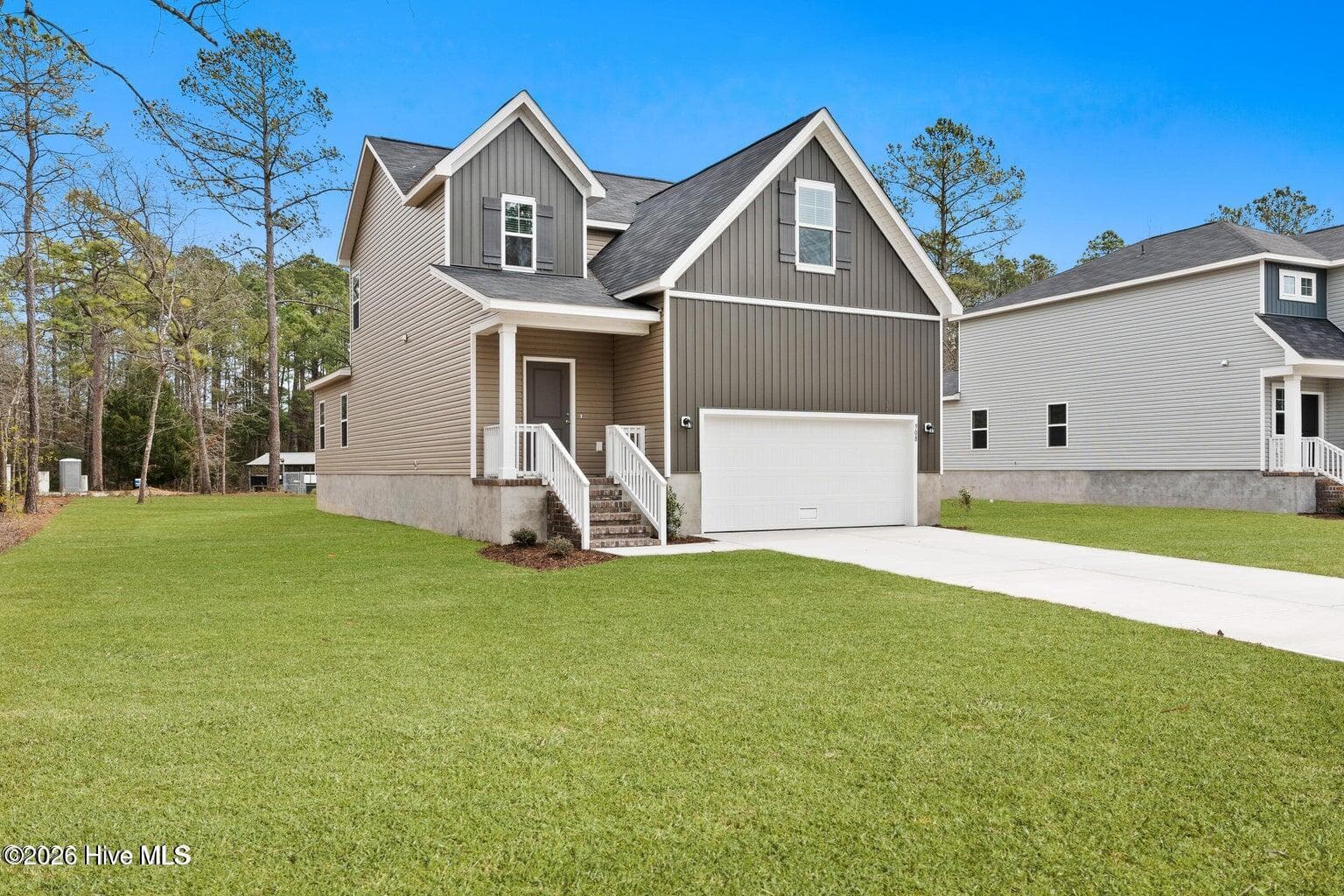 Front of 908 Lanyard Lane, New Bern, NC 28560
