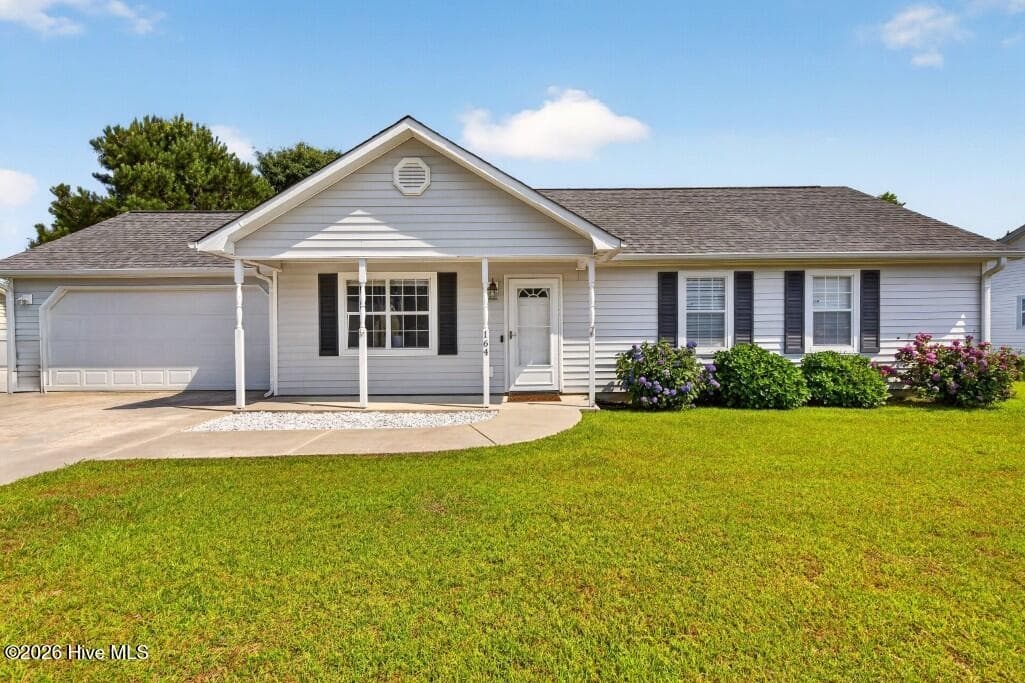 Front of 164 Glenwood Drive, Hubert, NC 28539