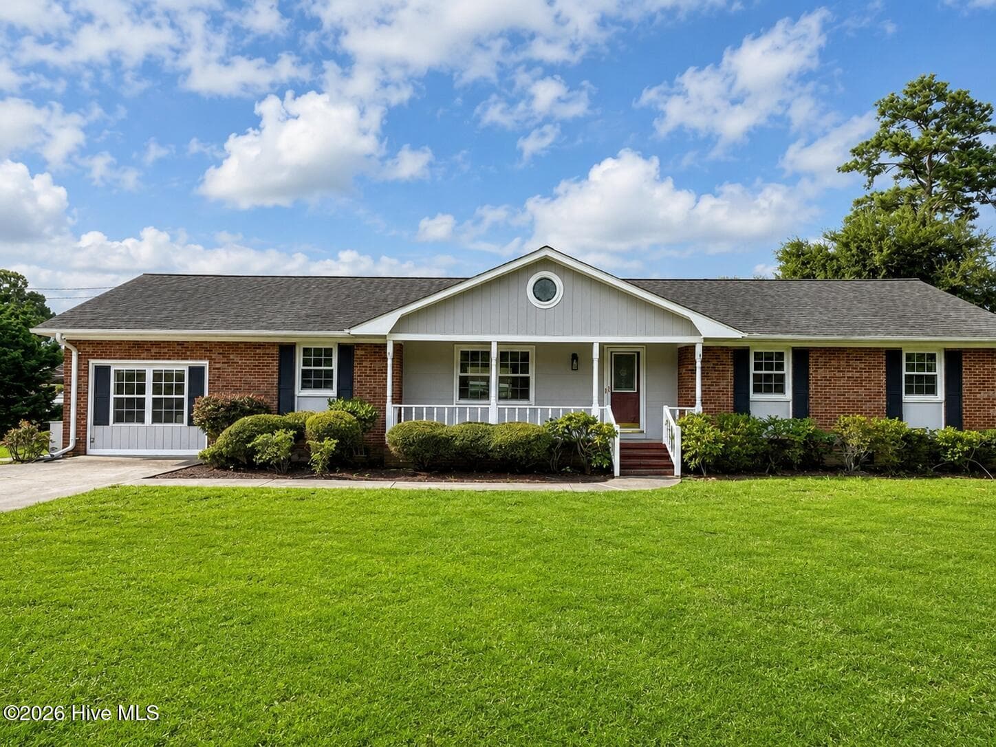 Front of 4622 Dean Drive, Wilmington, NC 28405